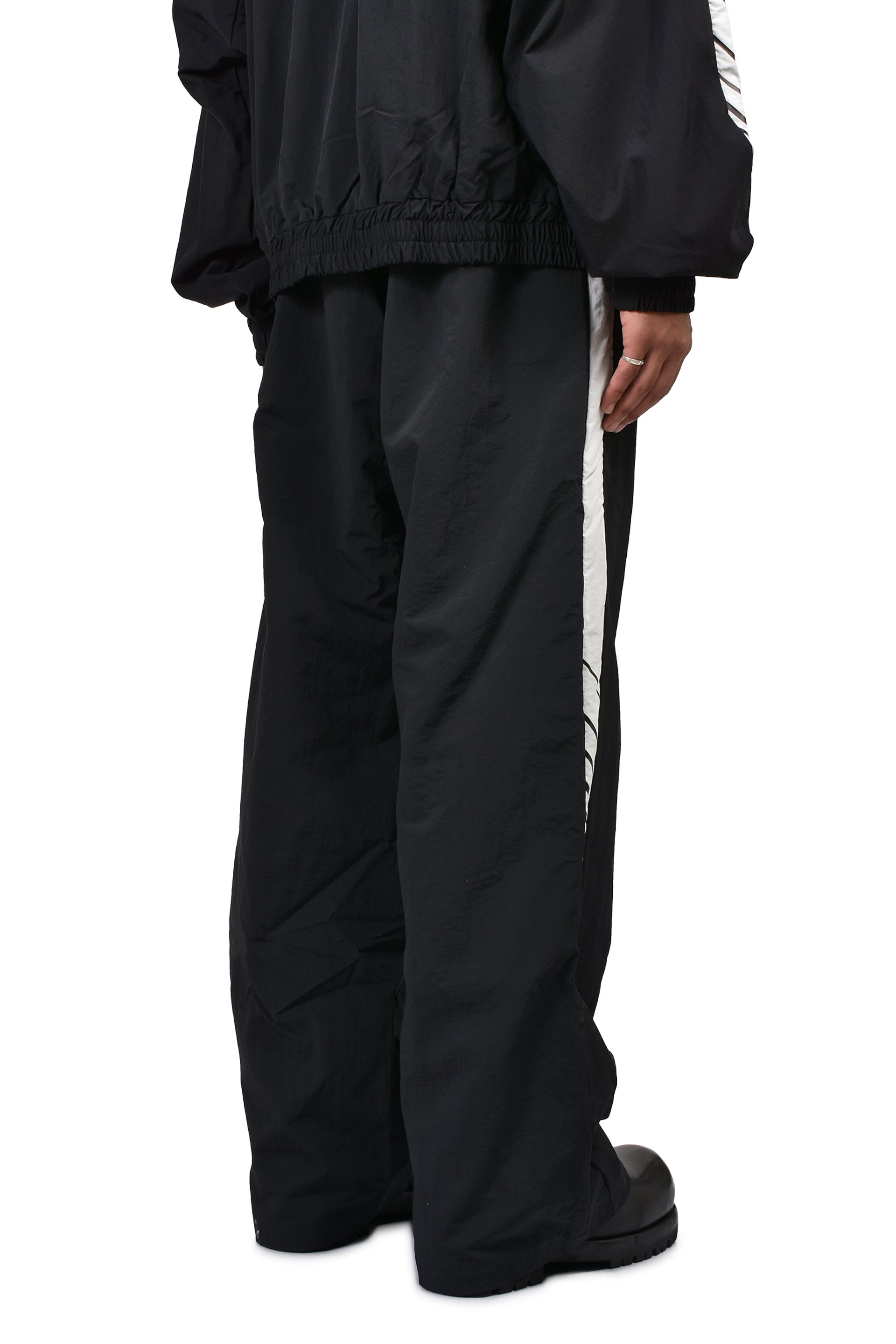 CROSSOVER TRACKSUIT PANTS / BLK