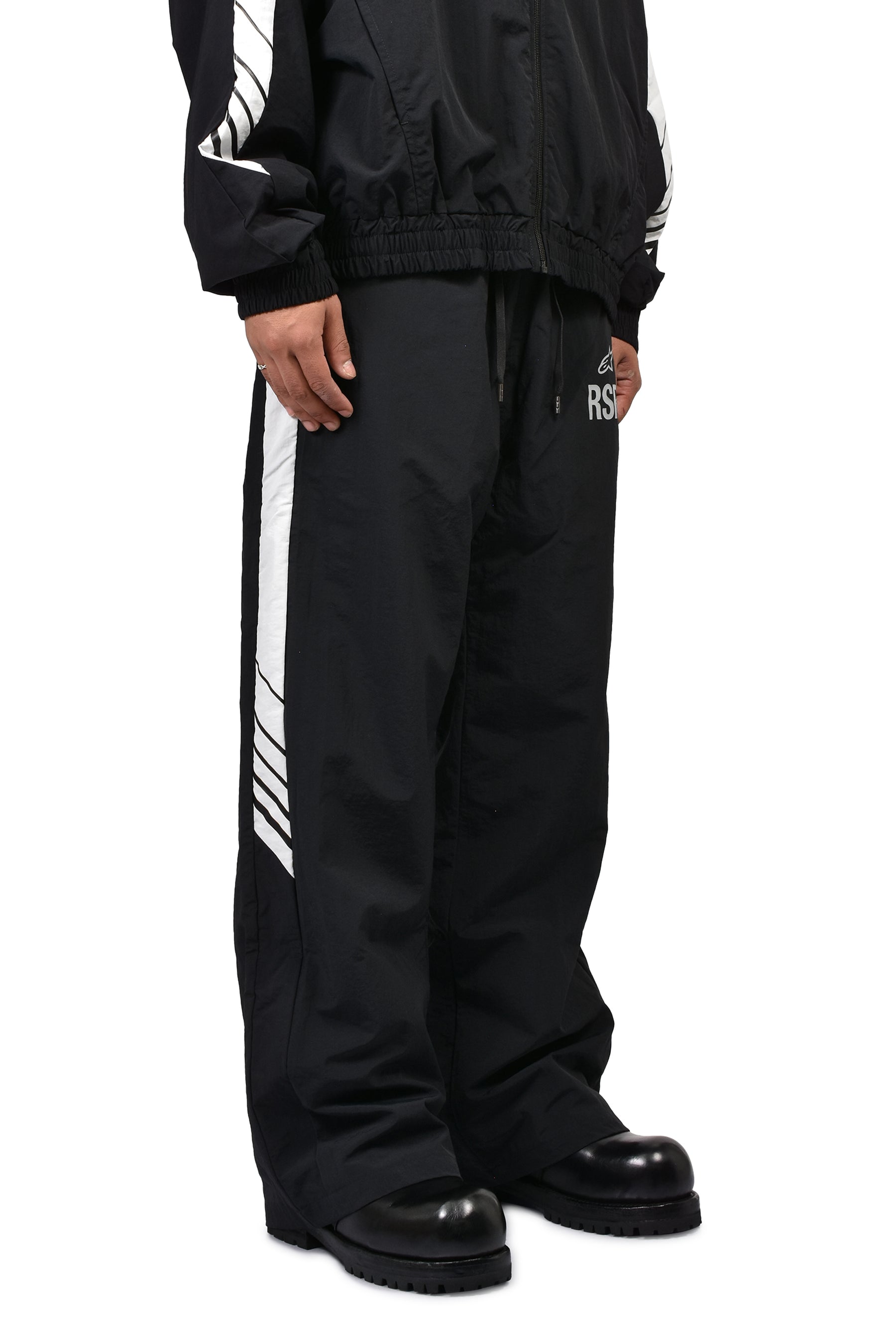 CROSSOVER TRACKSUIT PANTS / BLK