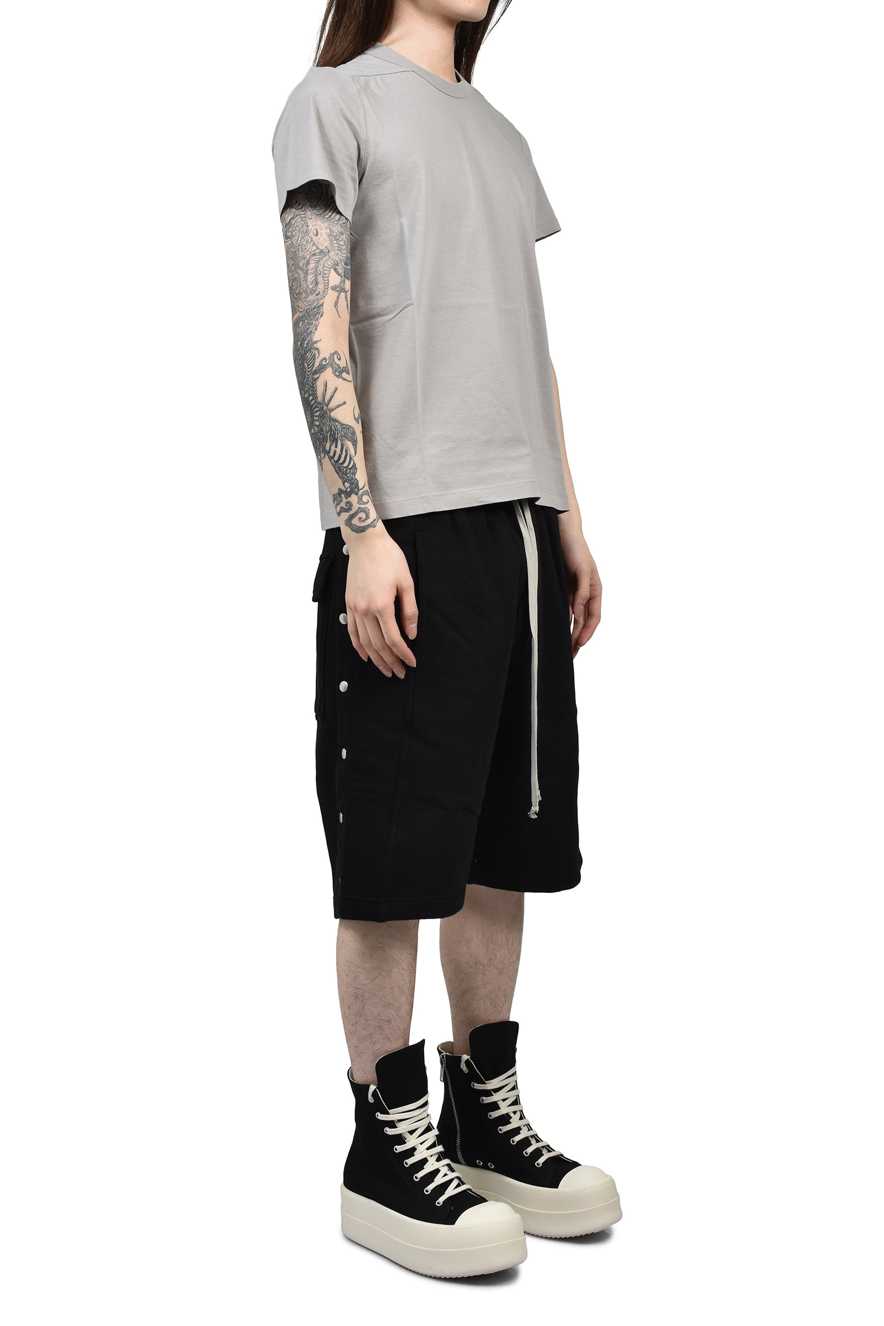 WIDE PUSHER SHORTS / BLK