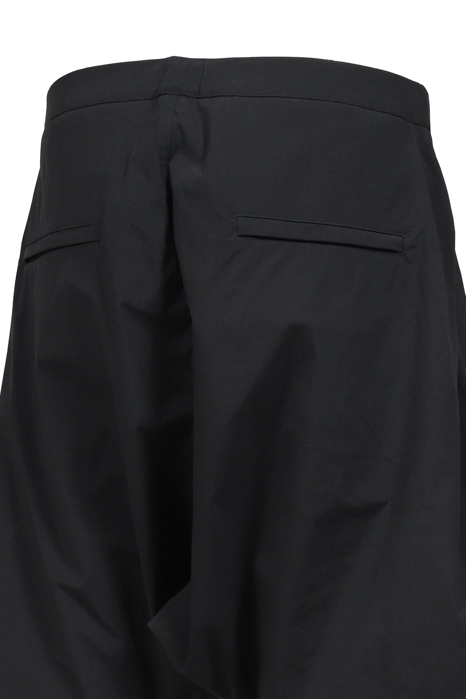WIDE SHAPED SKIRT / BLK