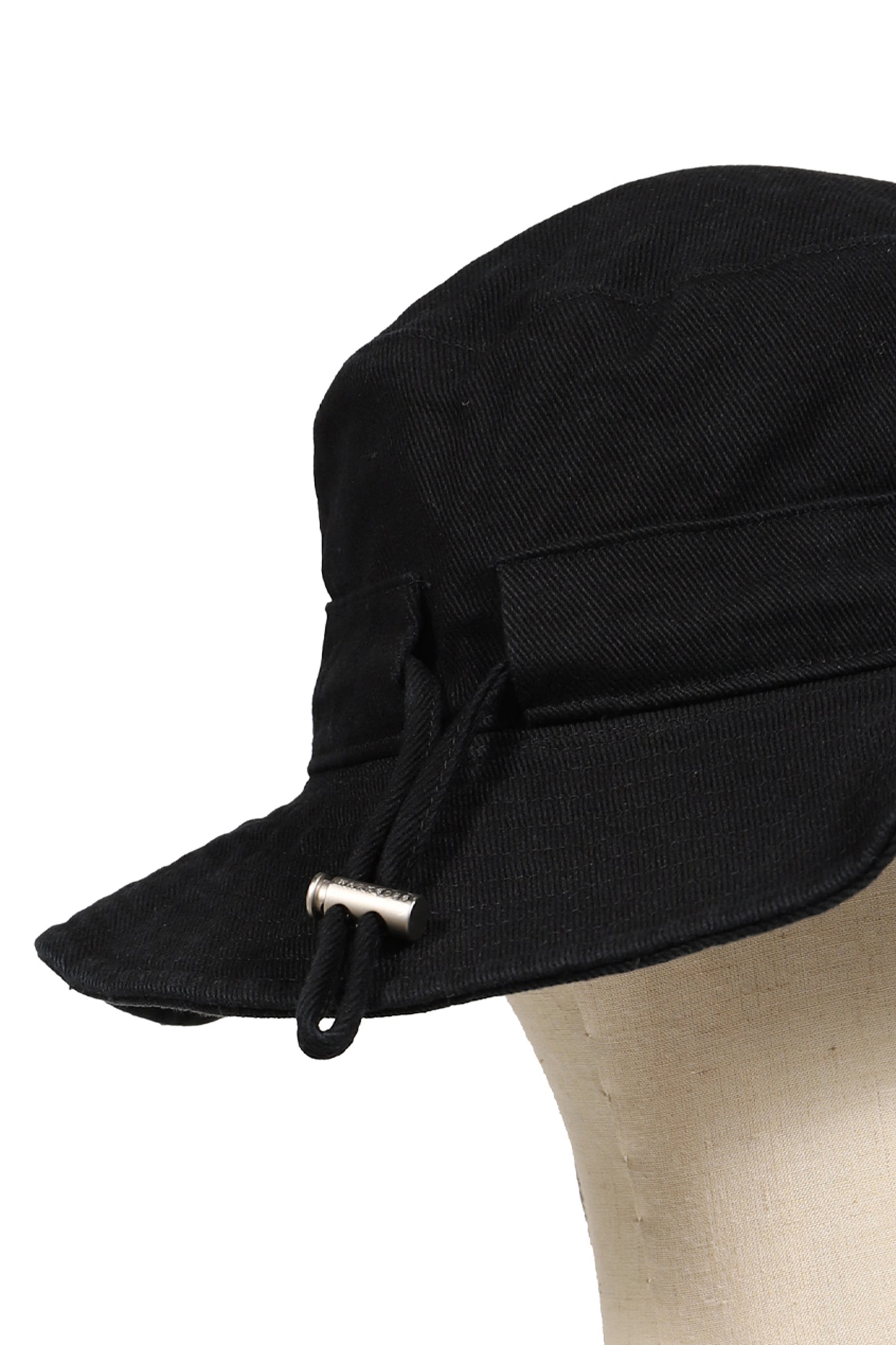 BLACK BUCKET HAT WITH STRING / BLK