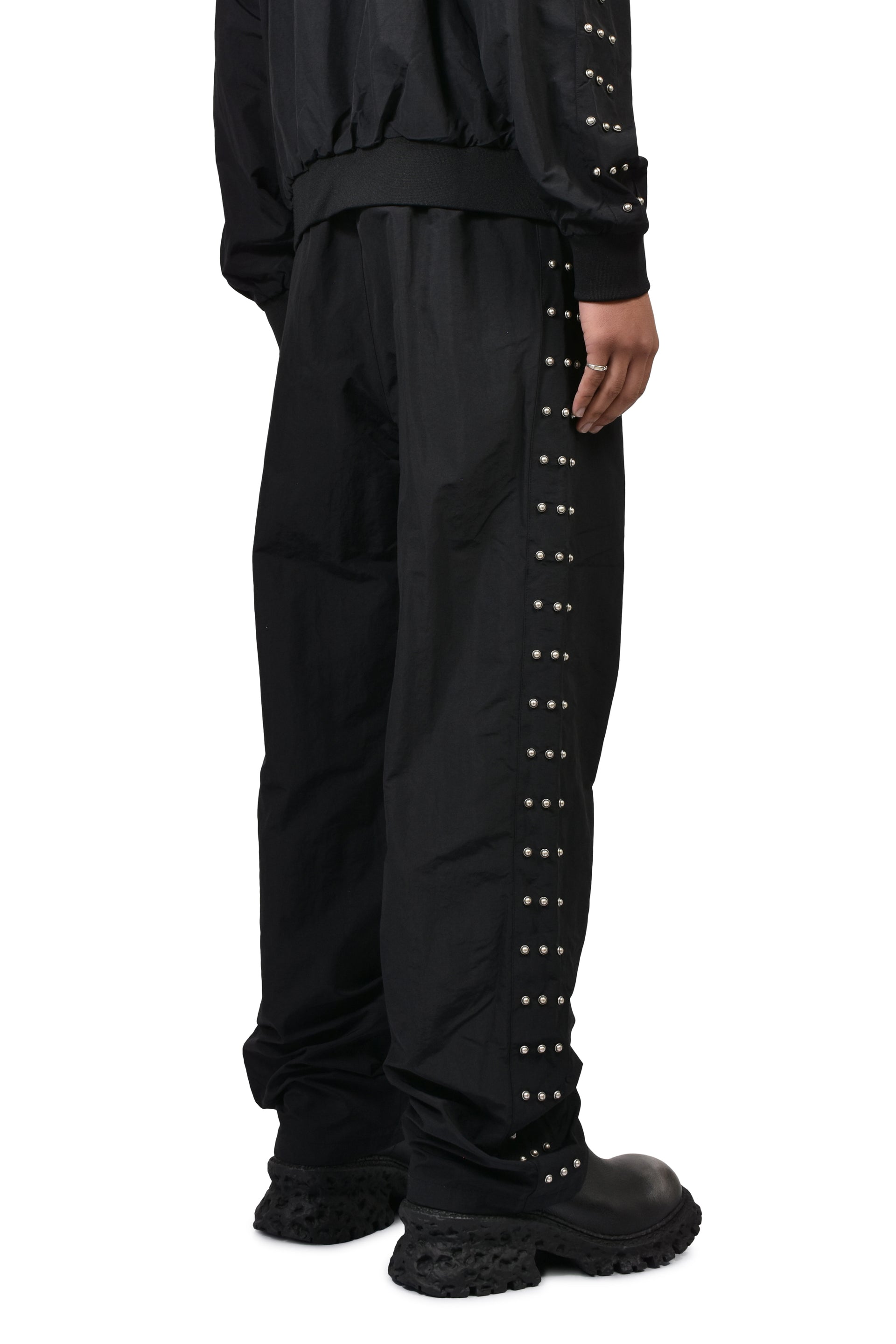 TRIPLE LINE STUD TRACK PANTS / BLK