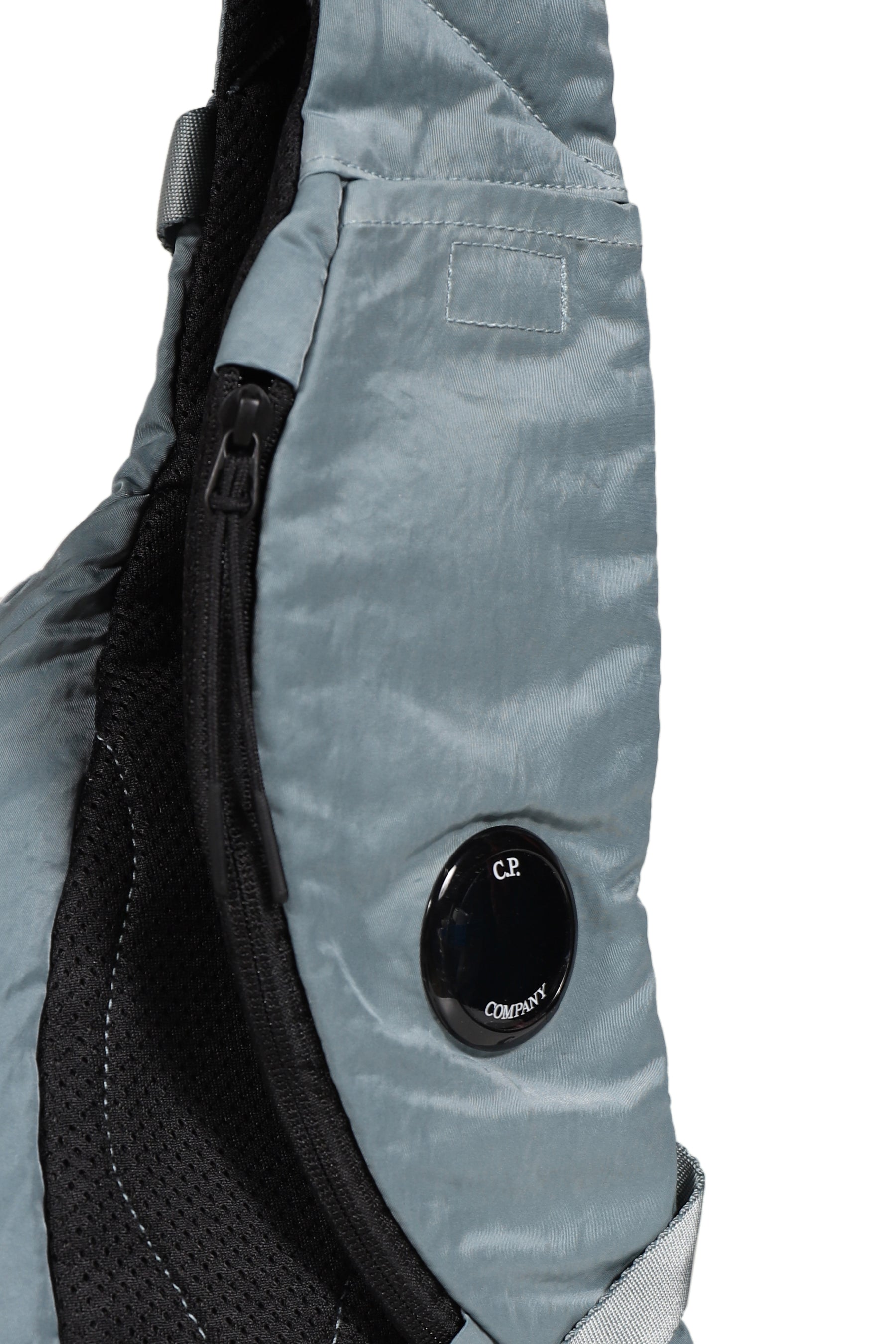 NYLON B CROSSBODY BACKPACK / SIL BLU