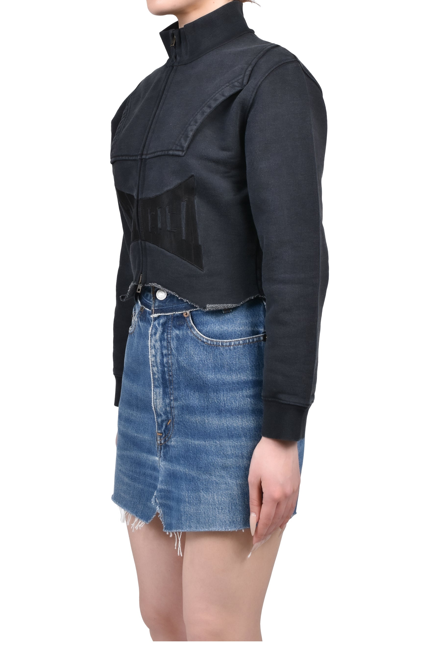 UPSIDE-DOWN LOGO ZIP-UP HOODIE / BLK