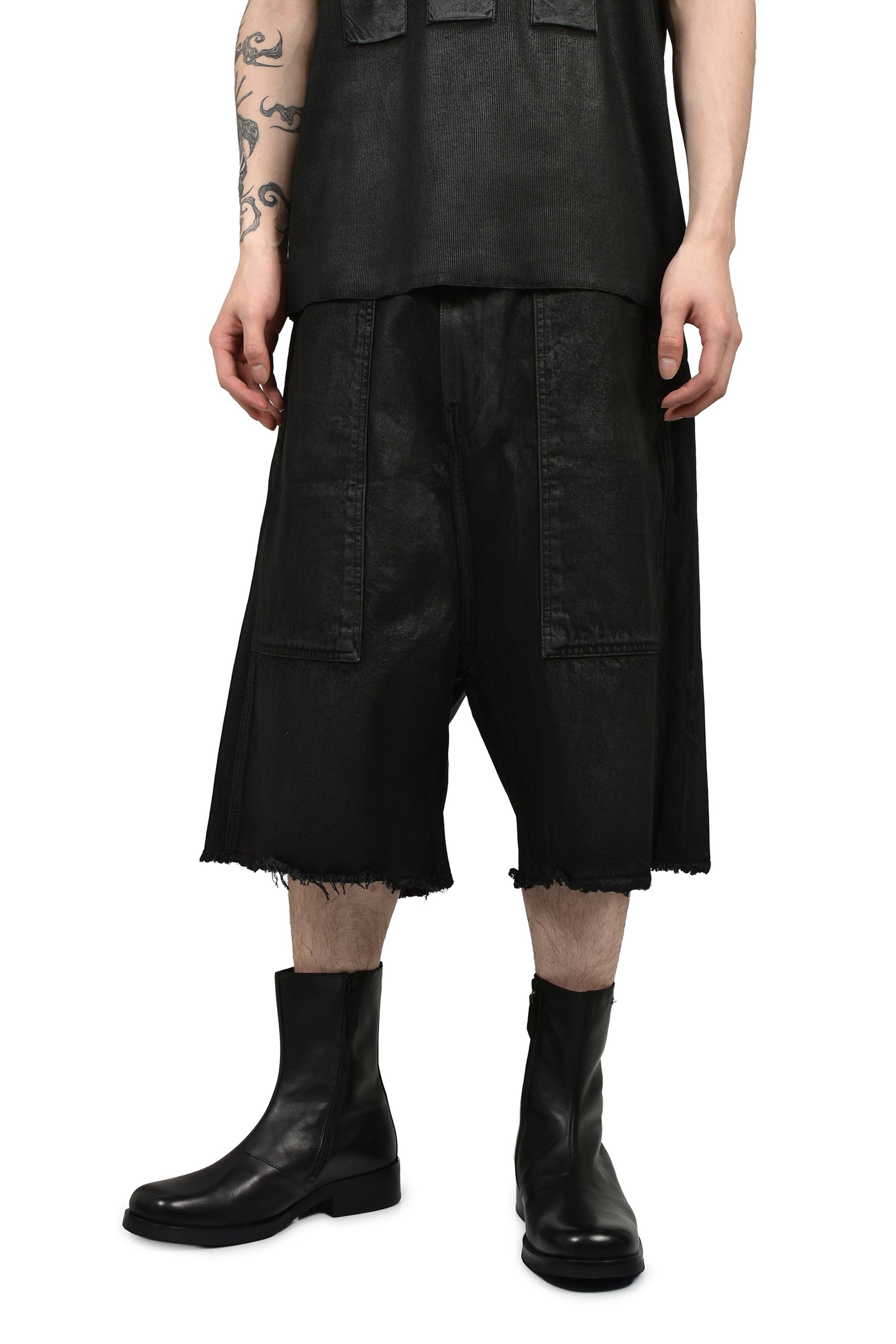 WAXED FATIGUE SHORTS / BLK