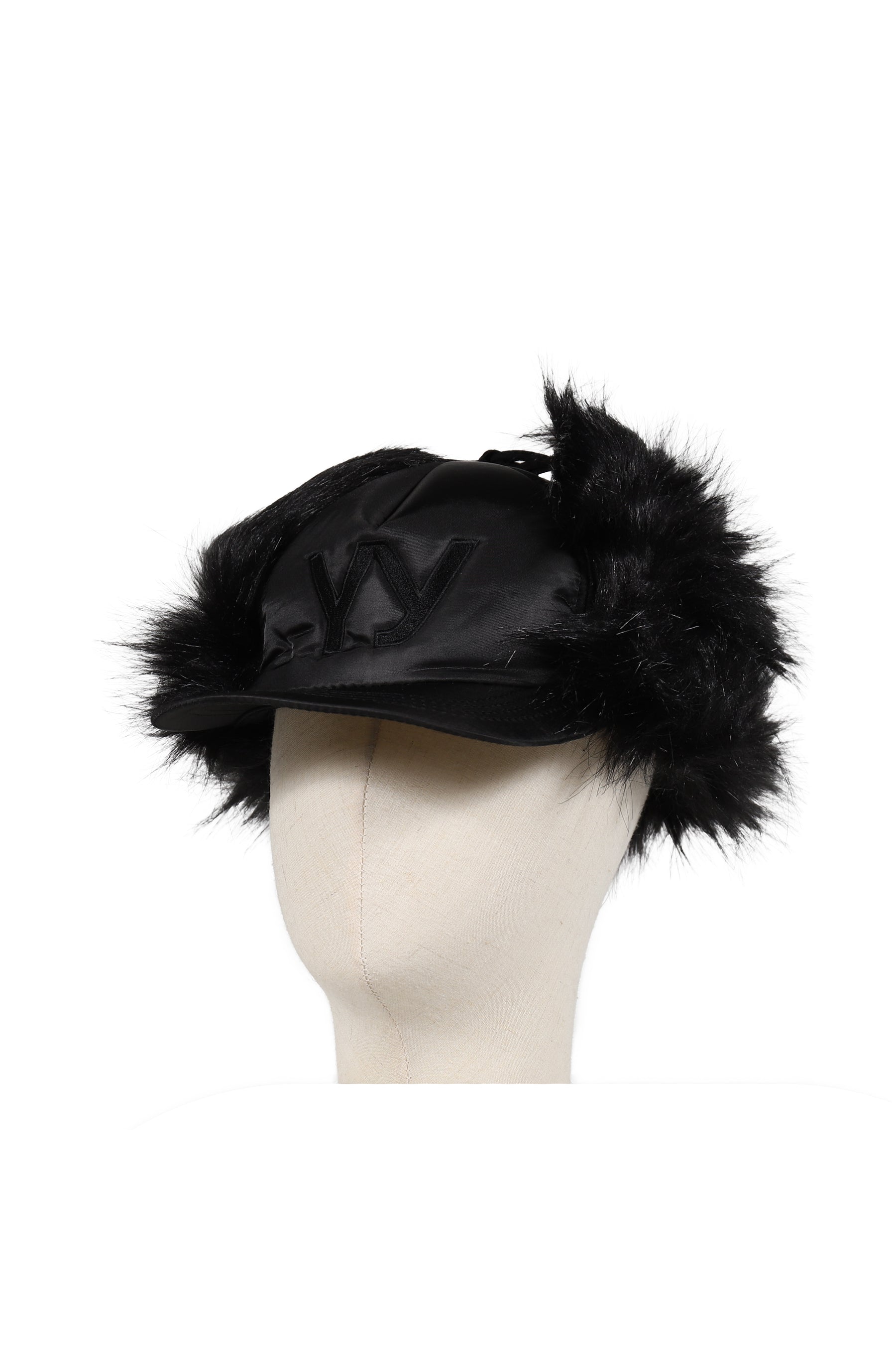 FAUX FUR EARFLAP CAP / BLACK 
