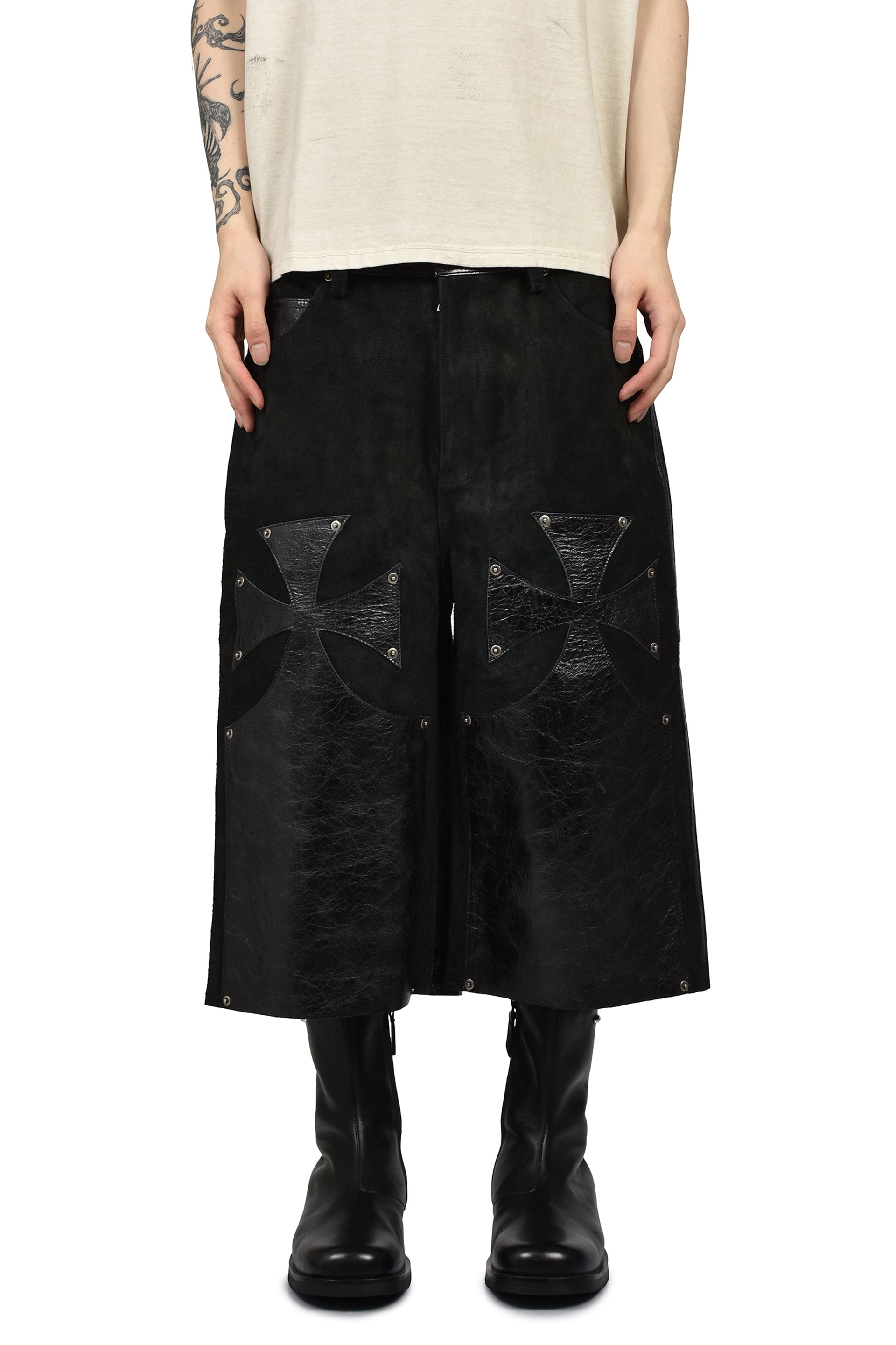 LEATHER CHOPPER SHORTS / BLK