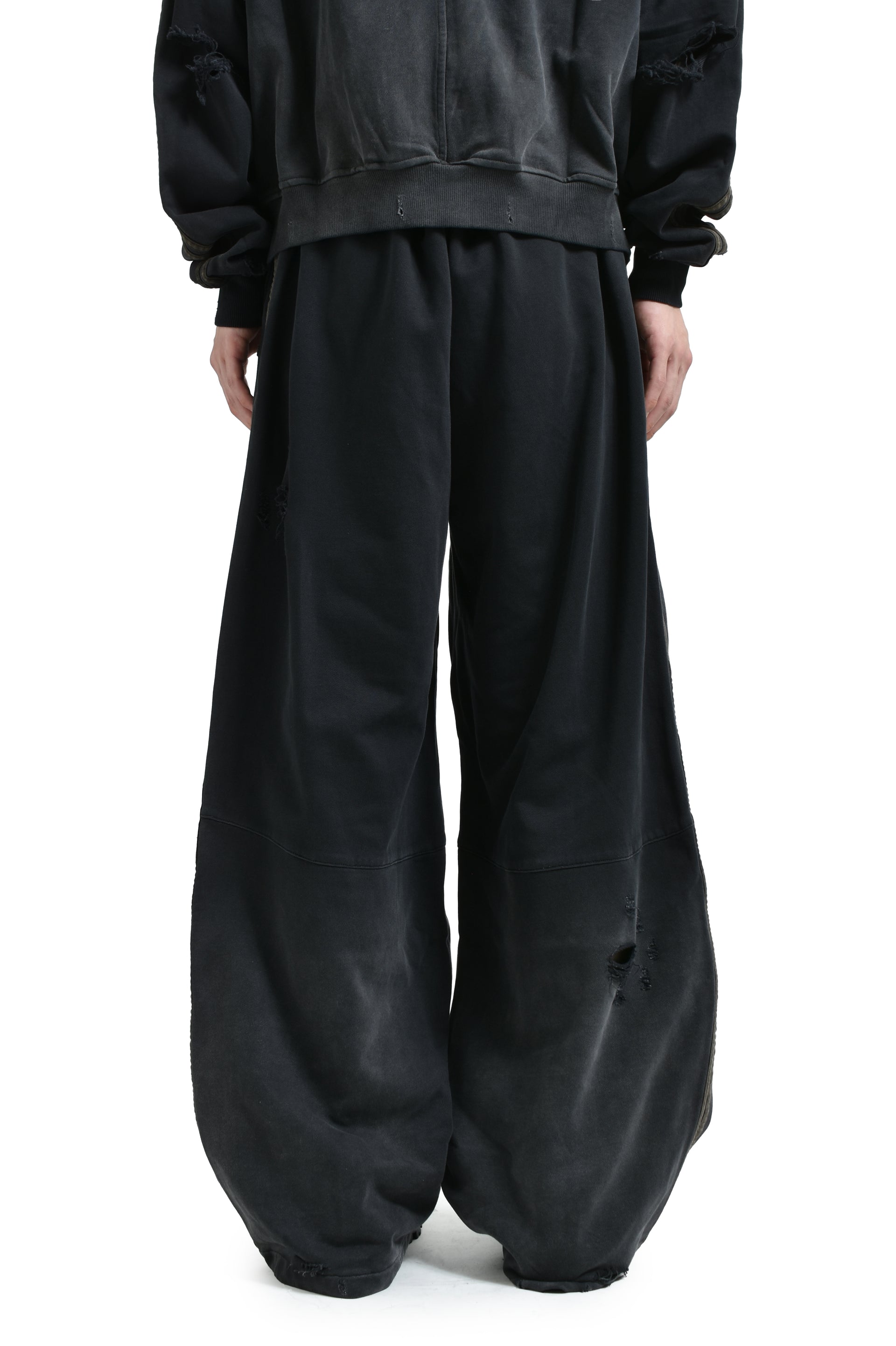 ONIZUKA TRACK PANTS / BLK