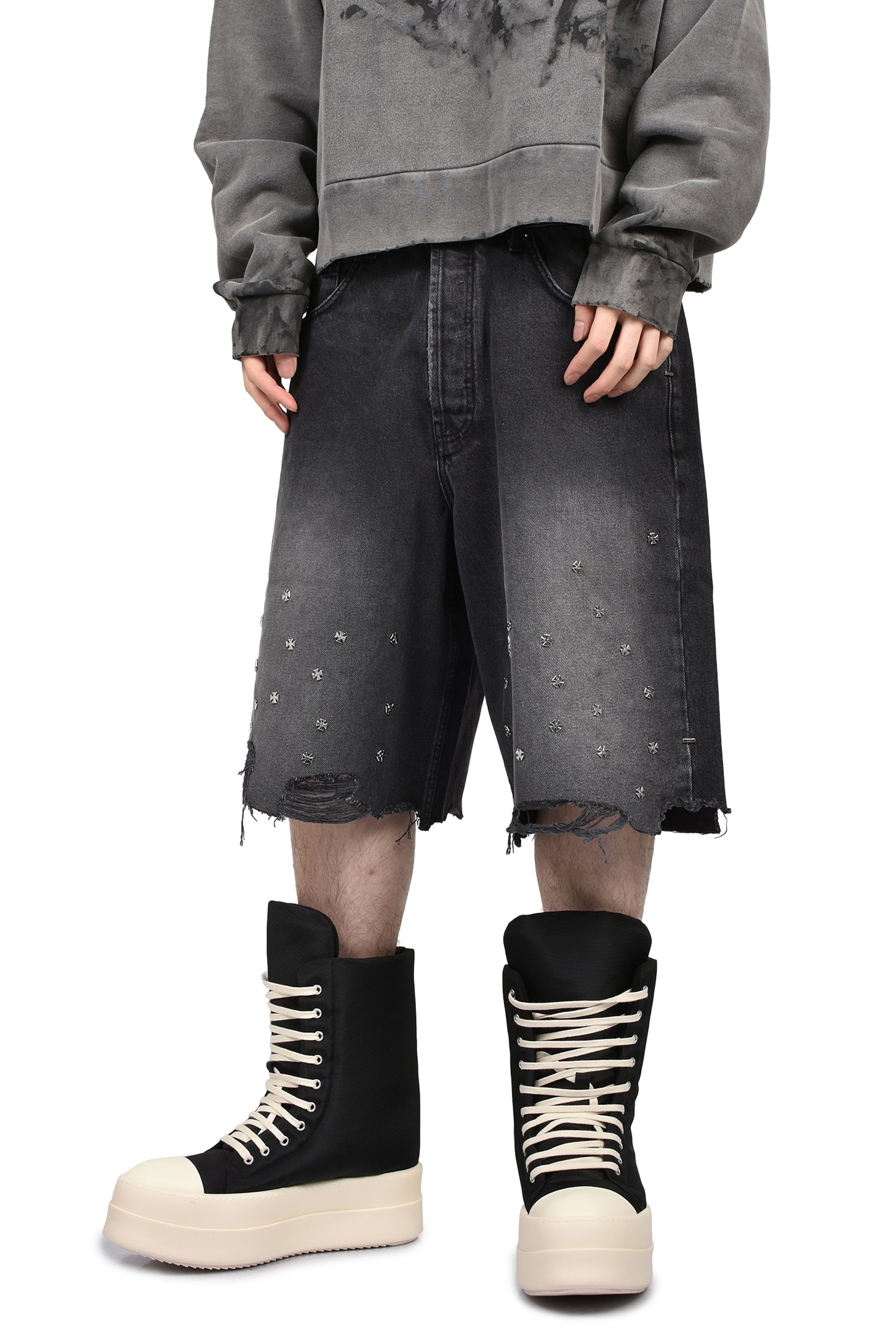 CROSS PIN BAGGY JEANS SHORTS / WASHED BLK