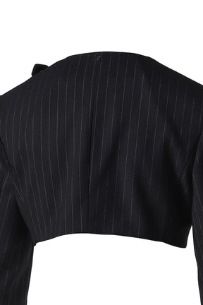 BUCKLE TAILORED PINSTRIPE TOP / BLK/WHT