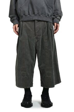 BONE APPLIQUE CORDUROY CROPPED PANTS / GRY