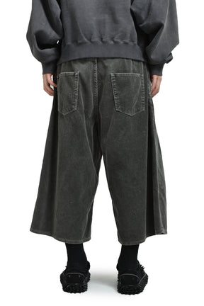 BONE APPLIQUE CORDUROY CROPPED PANTS / GRY