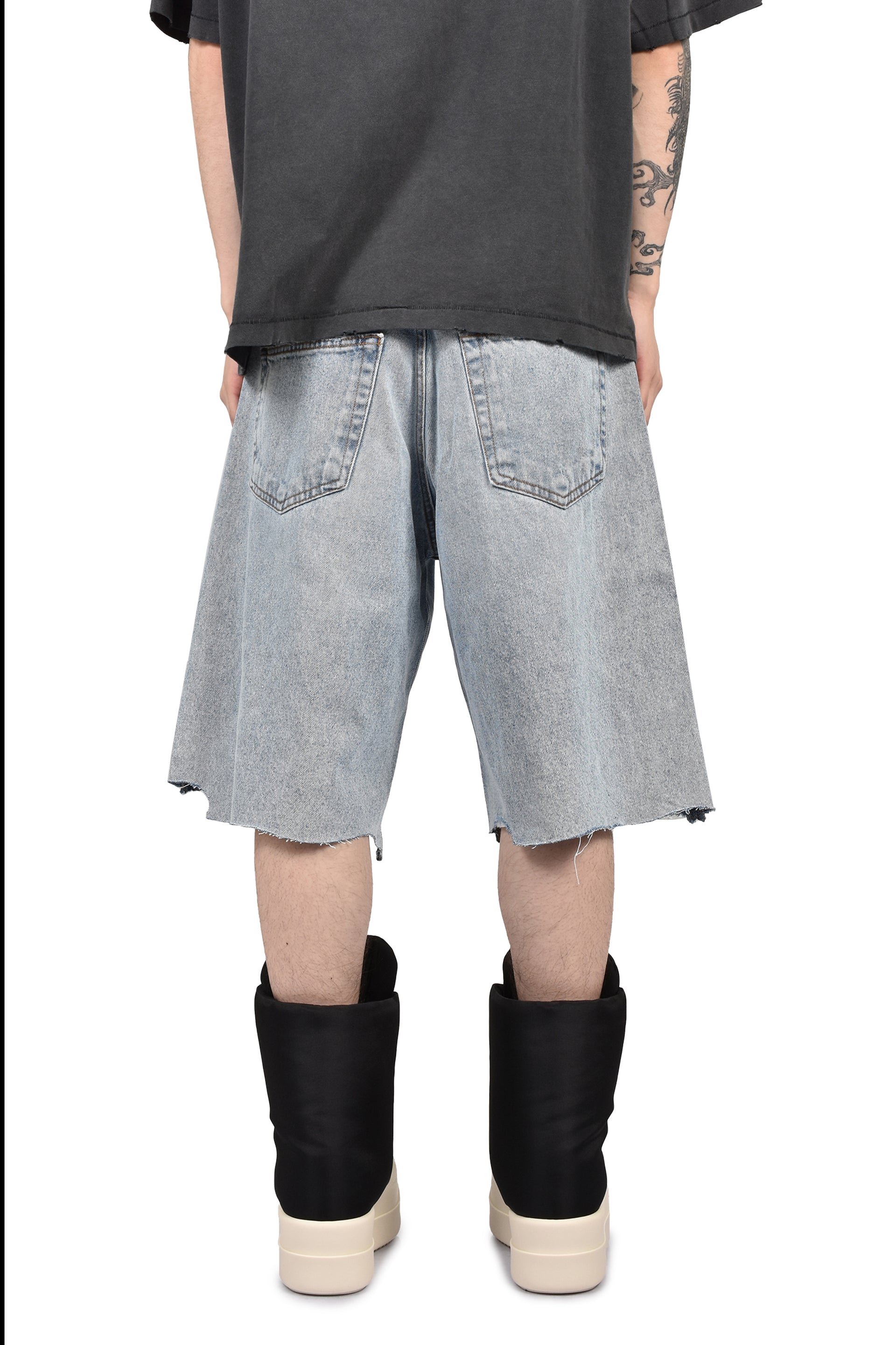 CROSS PIN BAGGY JEANS SHORTS / WSHD BLU