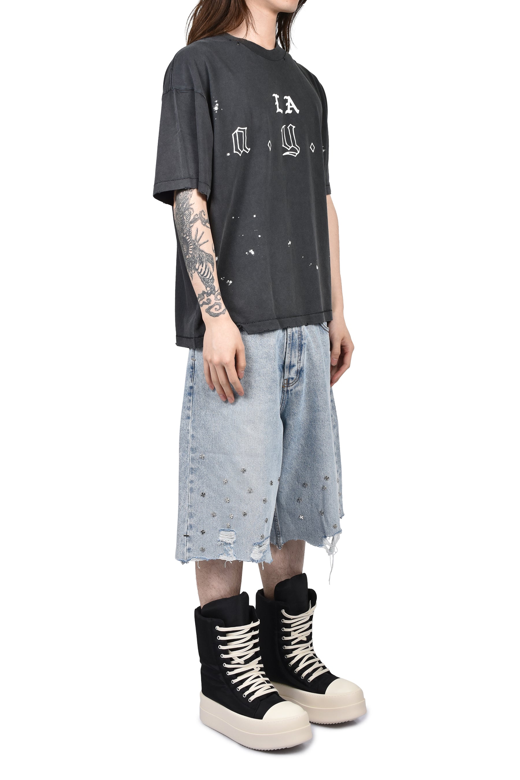 CROSS PIN BAGGY JEANS SHORTS / WASHED BLUE