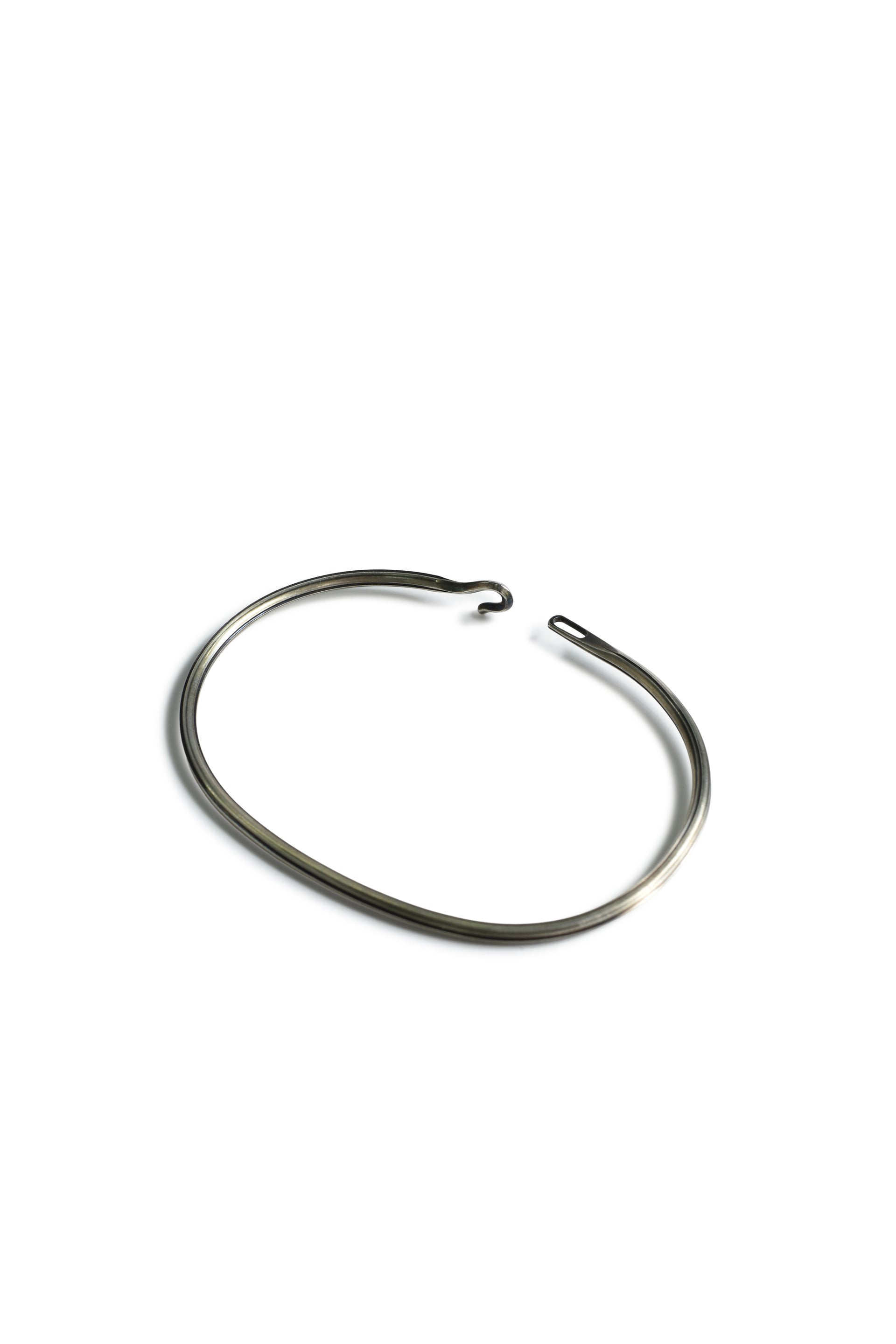 BANGLE SIDE HOOK GROOVE / SIL