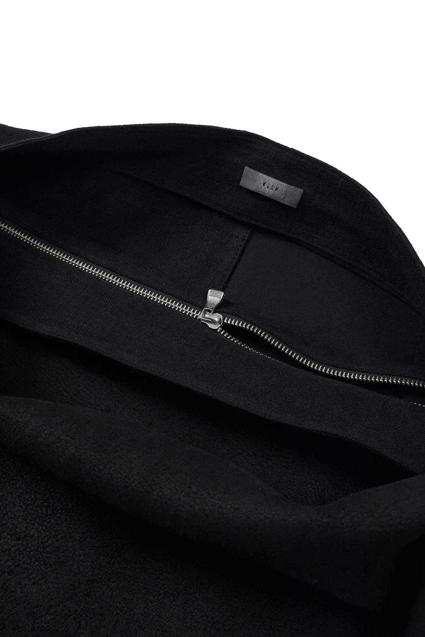 EP.9 01 BAG / BLK