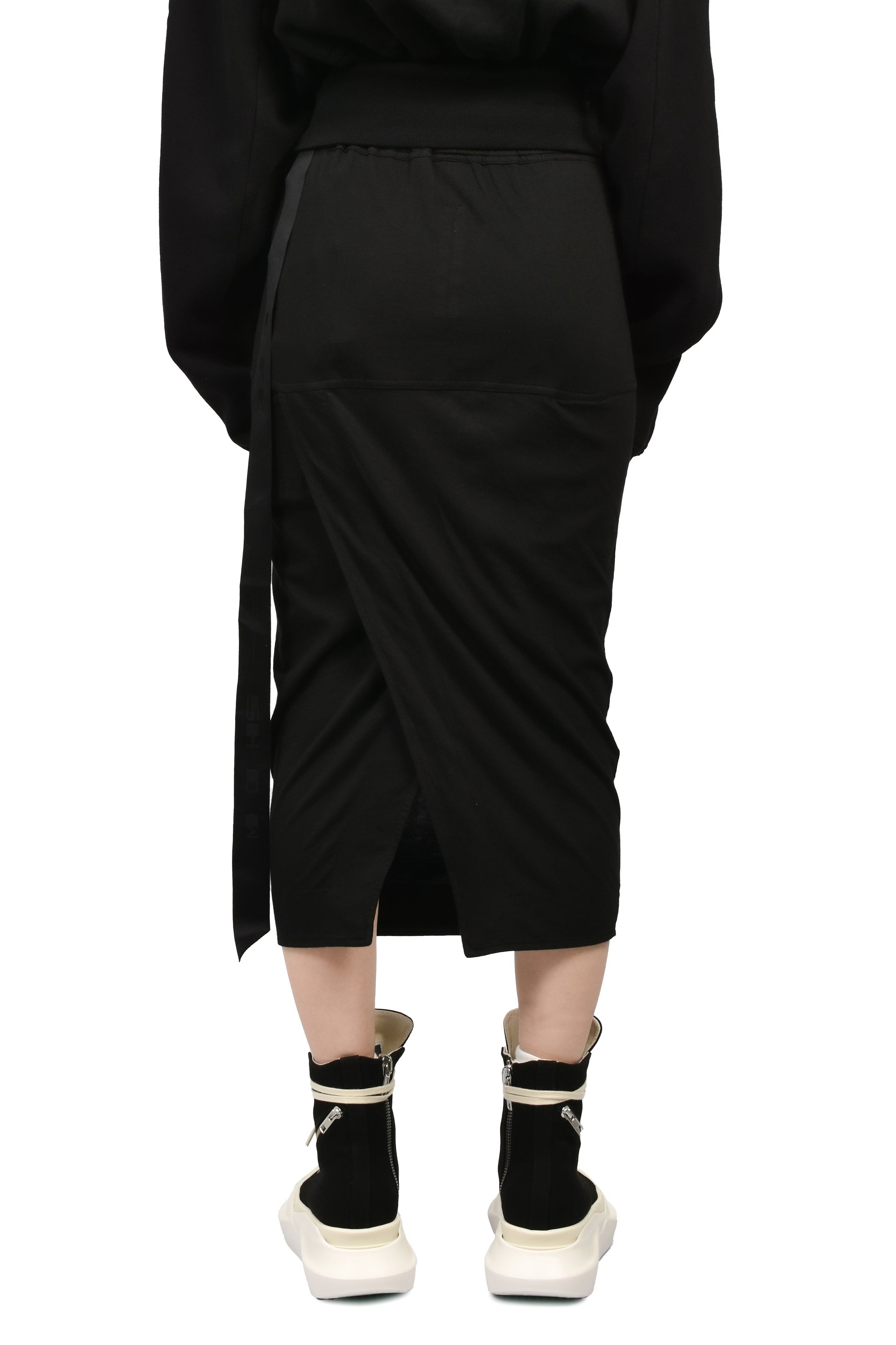 PULL ON PILLAR / BLK