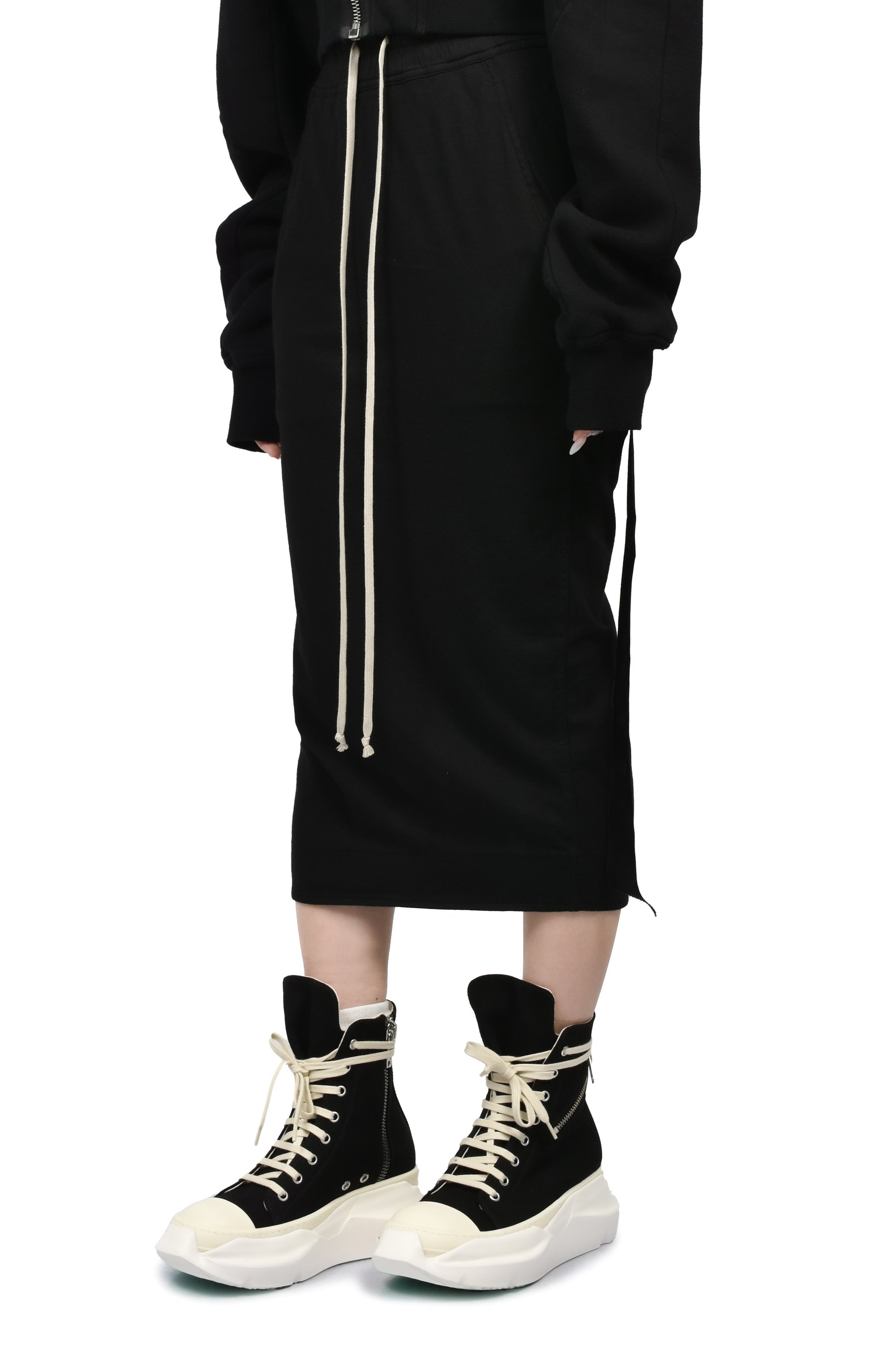 PULL ON PILLAR / BLK