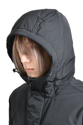 MICRO TWILL PRIMALOFT HOODED JACKET / BLK