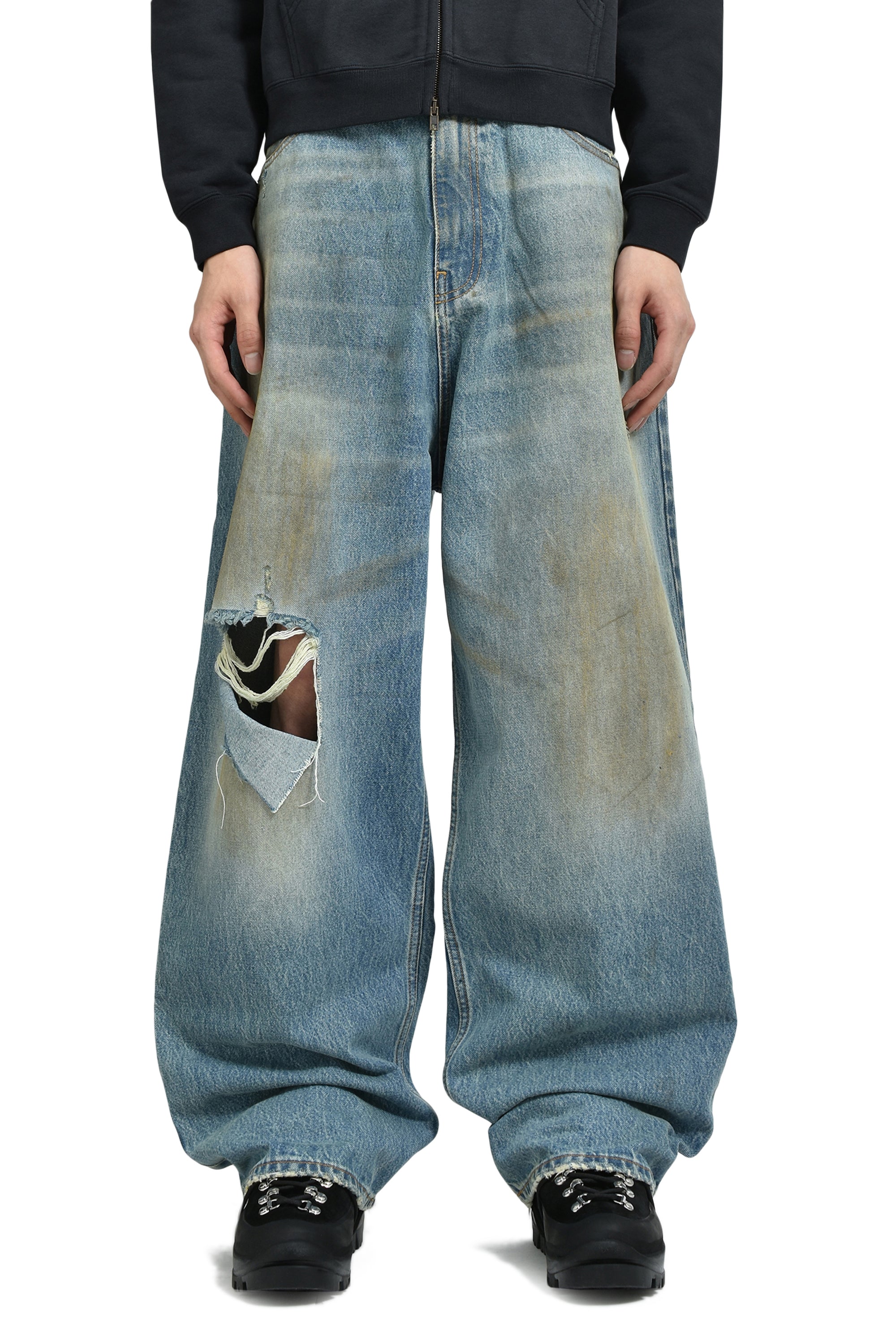 DISTRESSED BAGGY JEANS / DISTRESSED LT. BLU 