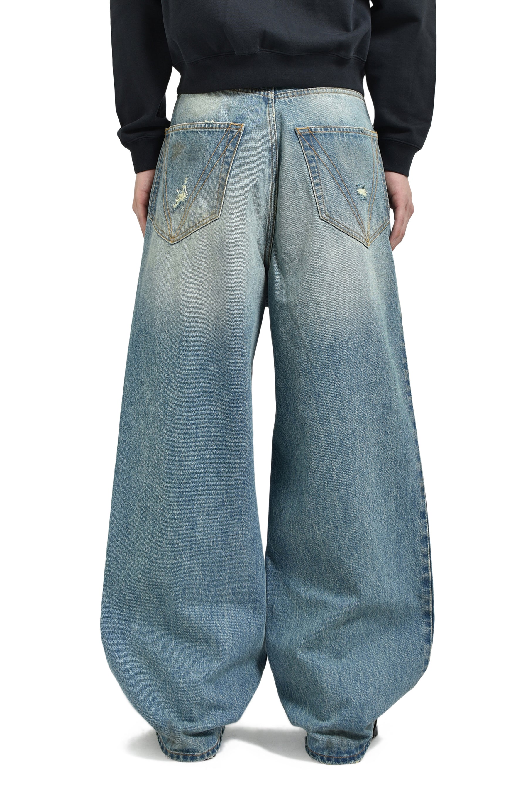 DISTRESSED BAGGY JEANS / DISTRESSED LT. BLU