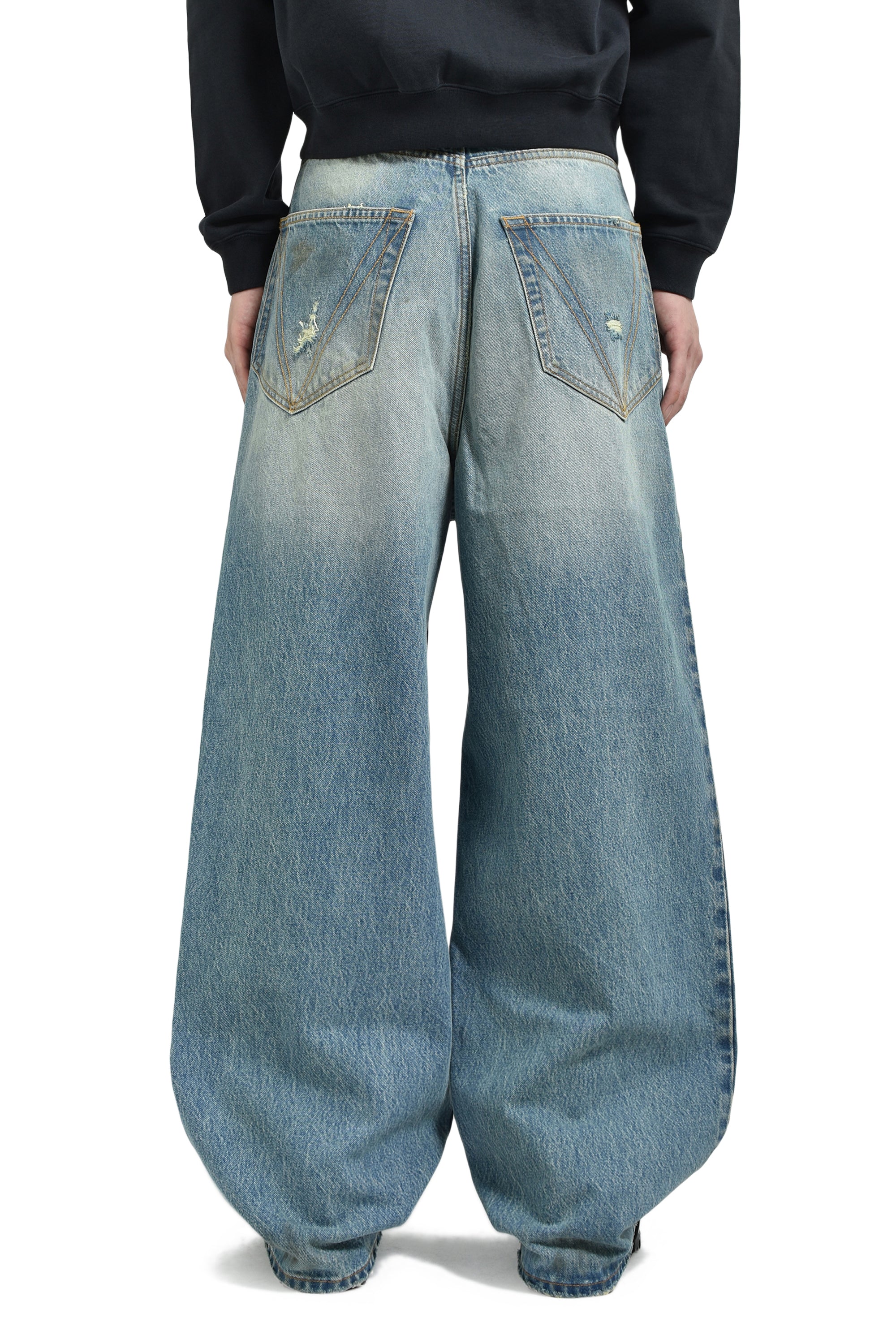 DISTRESSED BAGGY JEANS / DISTRESSED LT. BLU 