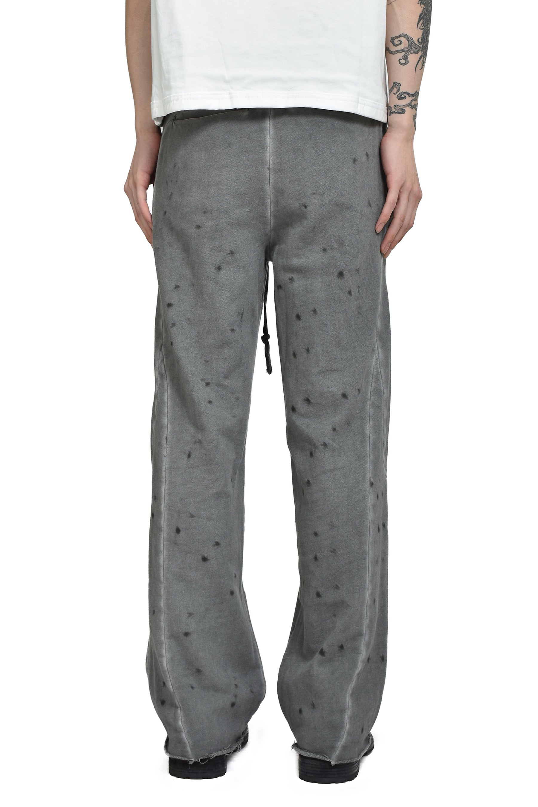 DIRTY SWEATPANTS / GREY