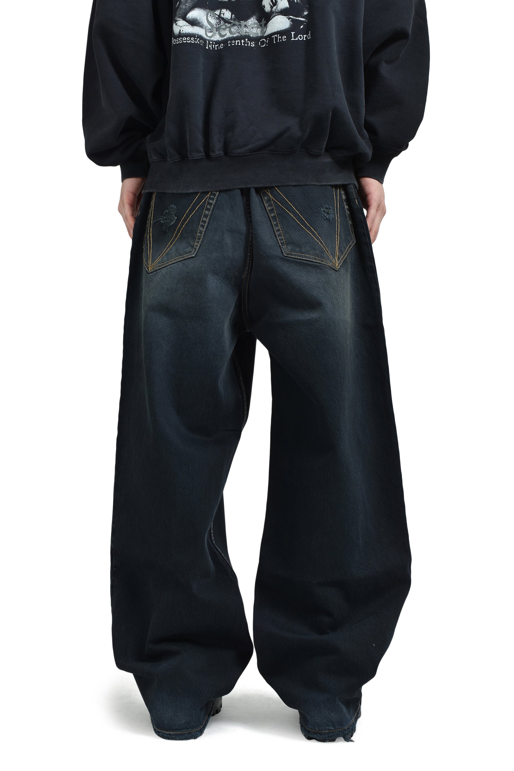 DISTRESSED BAGGY JEANS / BLKOUT