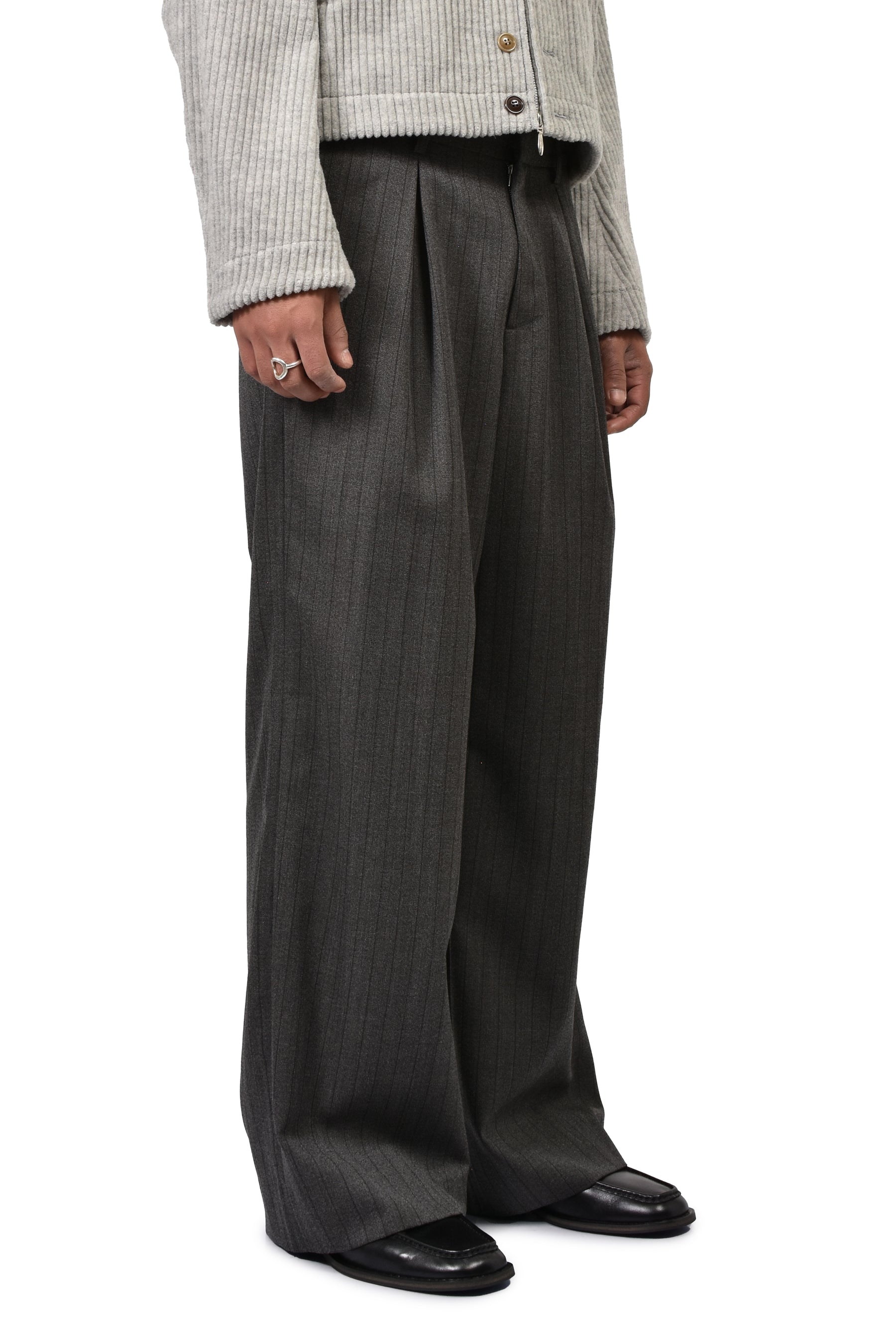 INVERTED PLEATS WIDE TROUSERS / CHA BLK