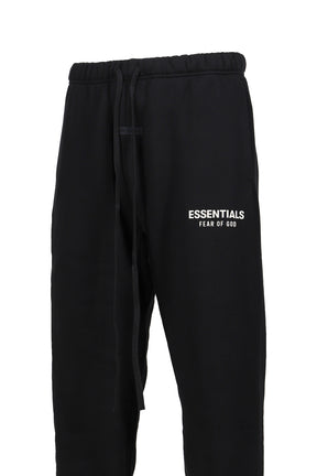 ESSENTIALS CLASSIC FIT FLEECE SWEATPANT / JET BLK