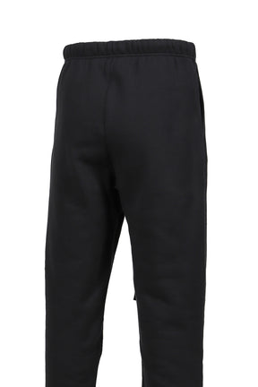 ESSENTIALS CLASSIC FIT FLEECE SWEATPANT / JET BLK