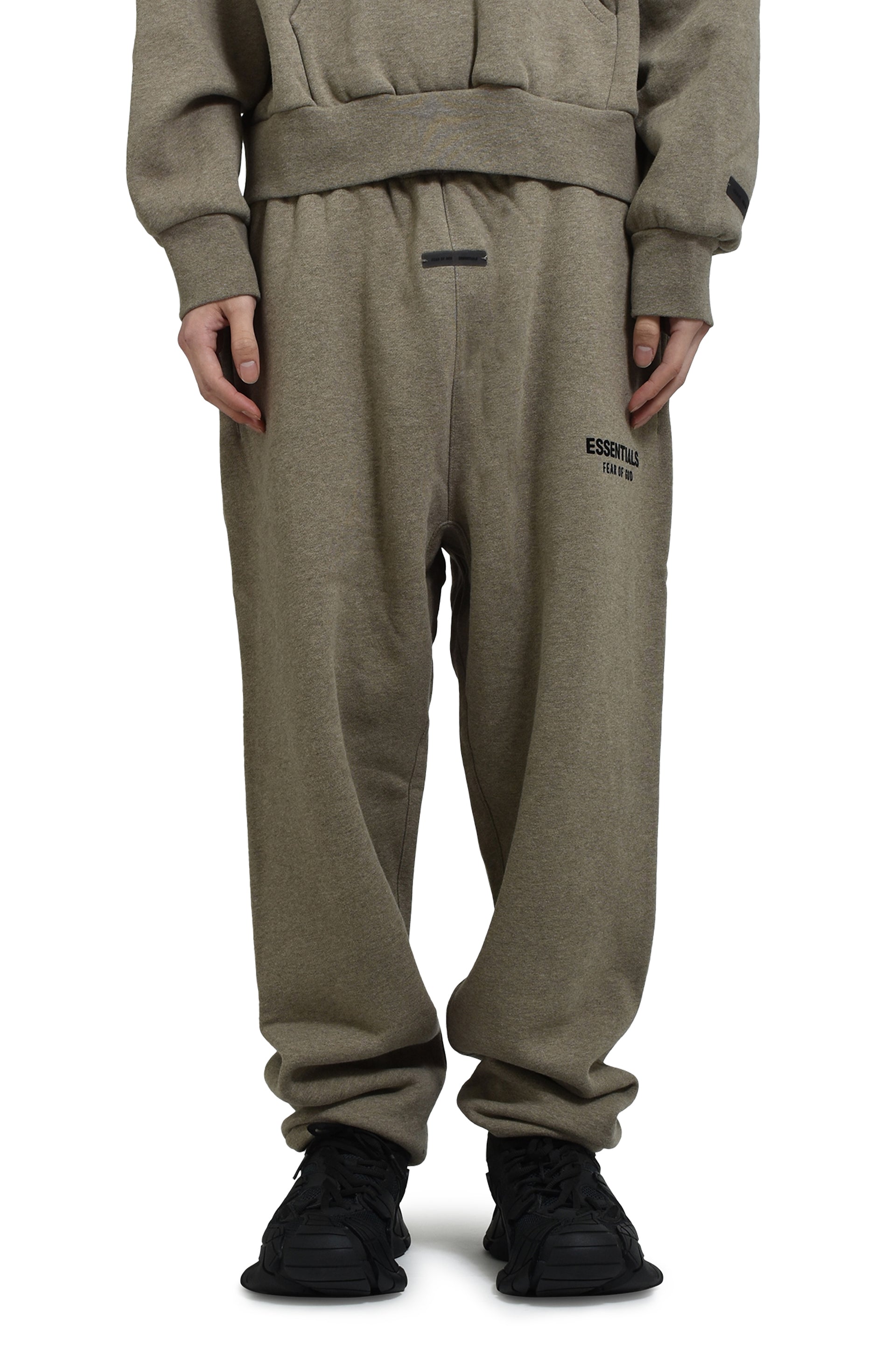 ESSENTIALS CLASSIC FIT FLEECE SWEATPANT / HOMESTEAD HEATHER