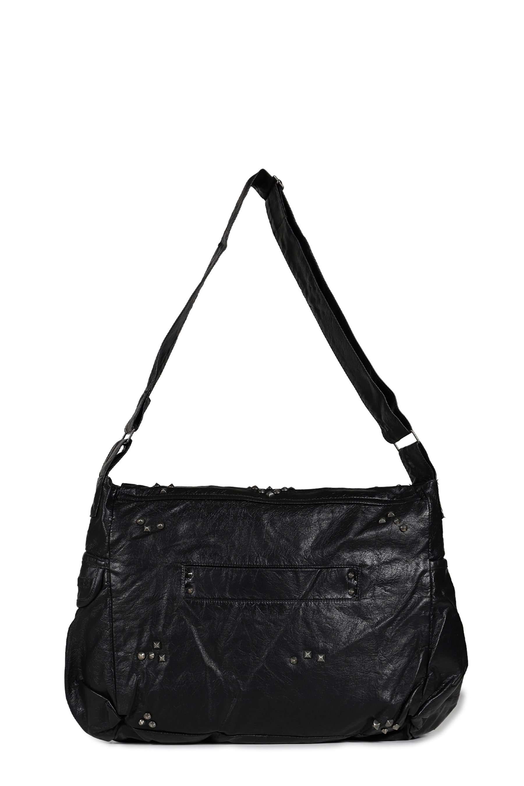 STUDDED PU MESSENGER BAG / BLK