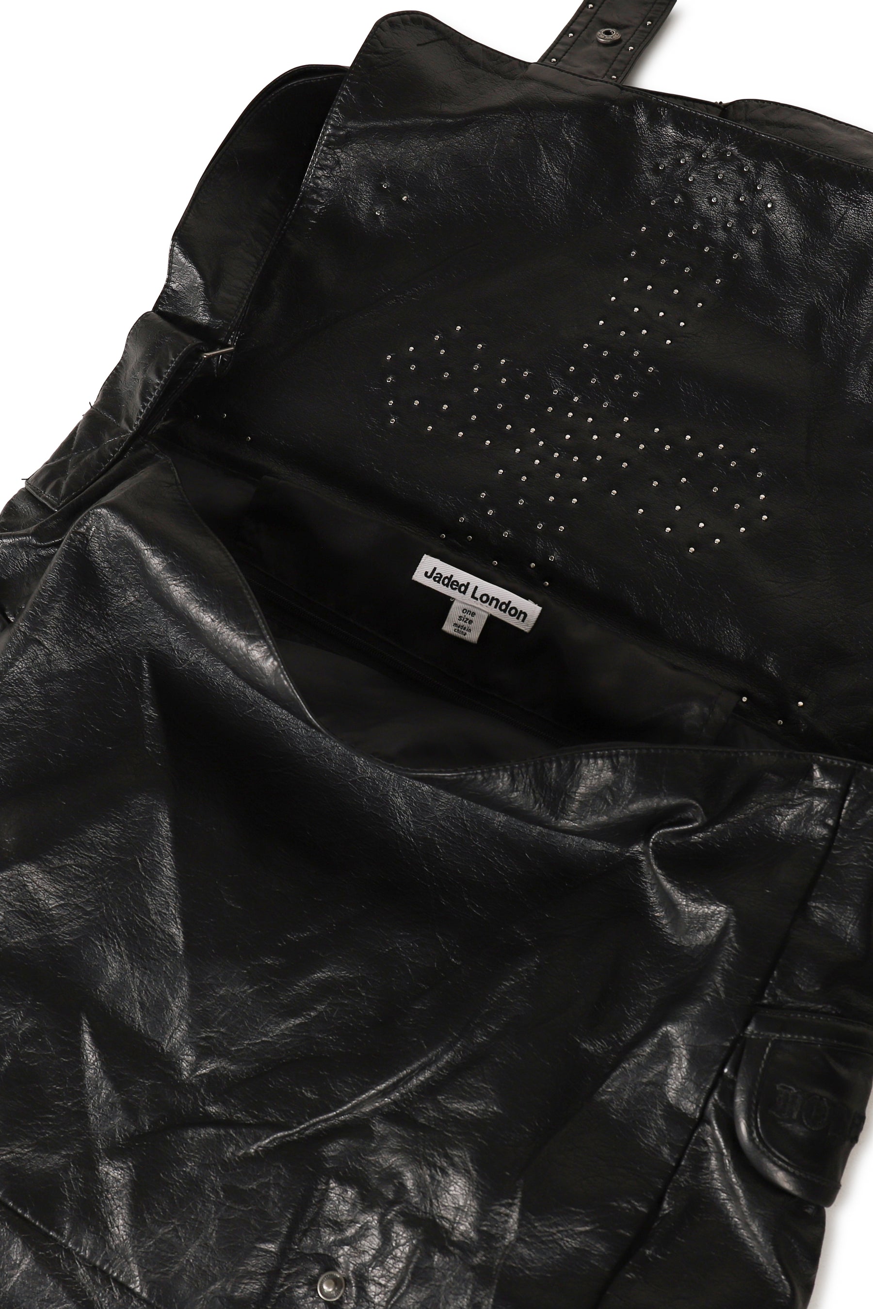 STUDDED PU MESSENGER BAG / BLK