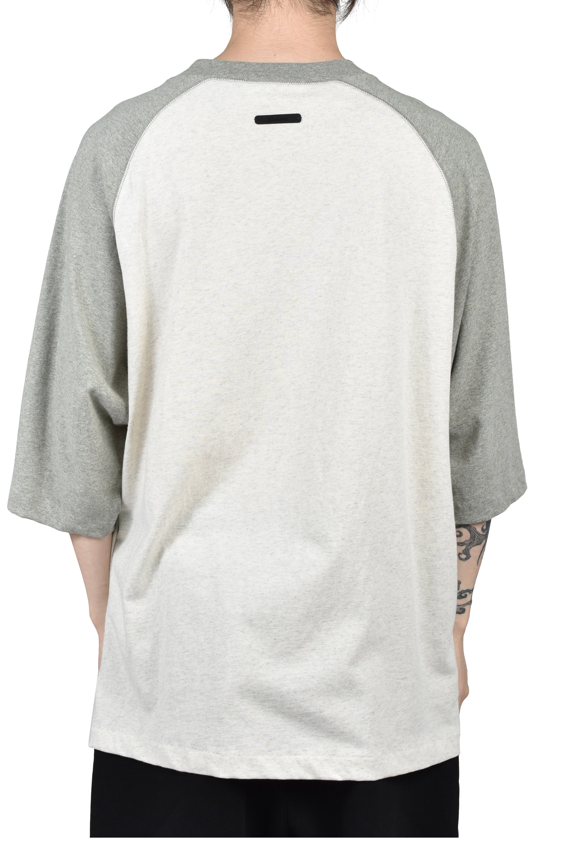 SIGNATURE BASEBALL TEE / OATMEAL/CONCRETE HEATHER