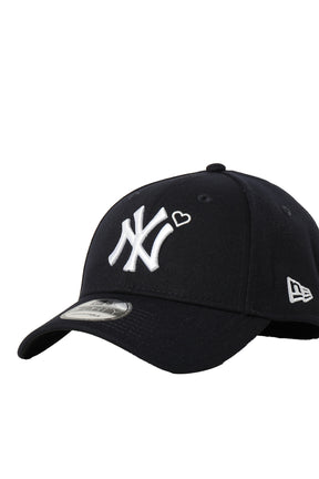 9 FORTY YANKEES HEART EMBROIDERY CAP / NVY/WHT