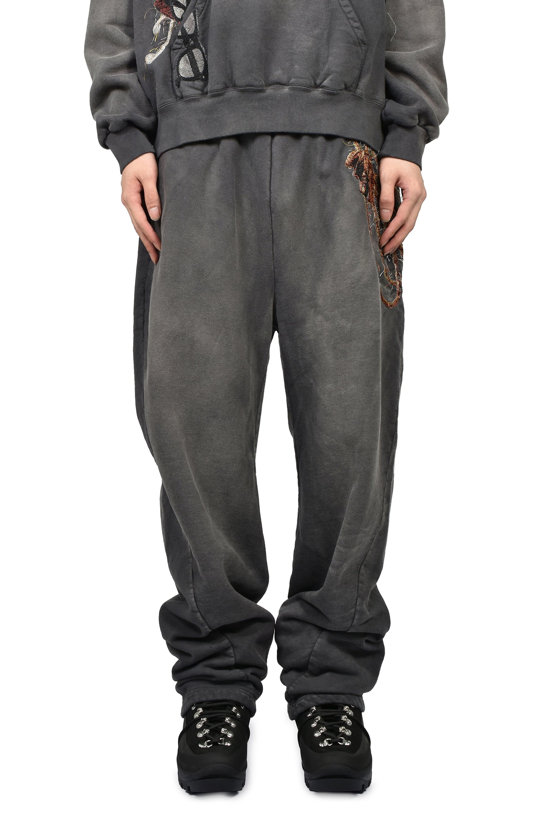 TROMPE L’OEIL EMBROIDERY SWEATPANTS / BLK
