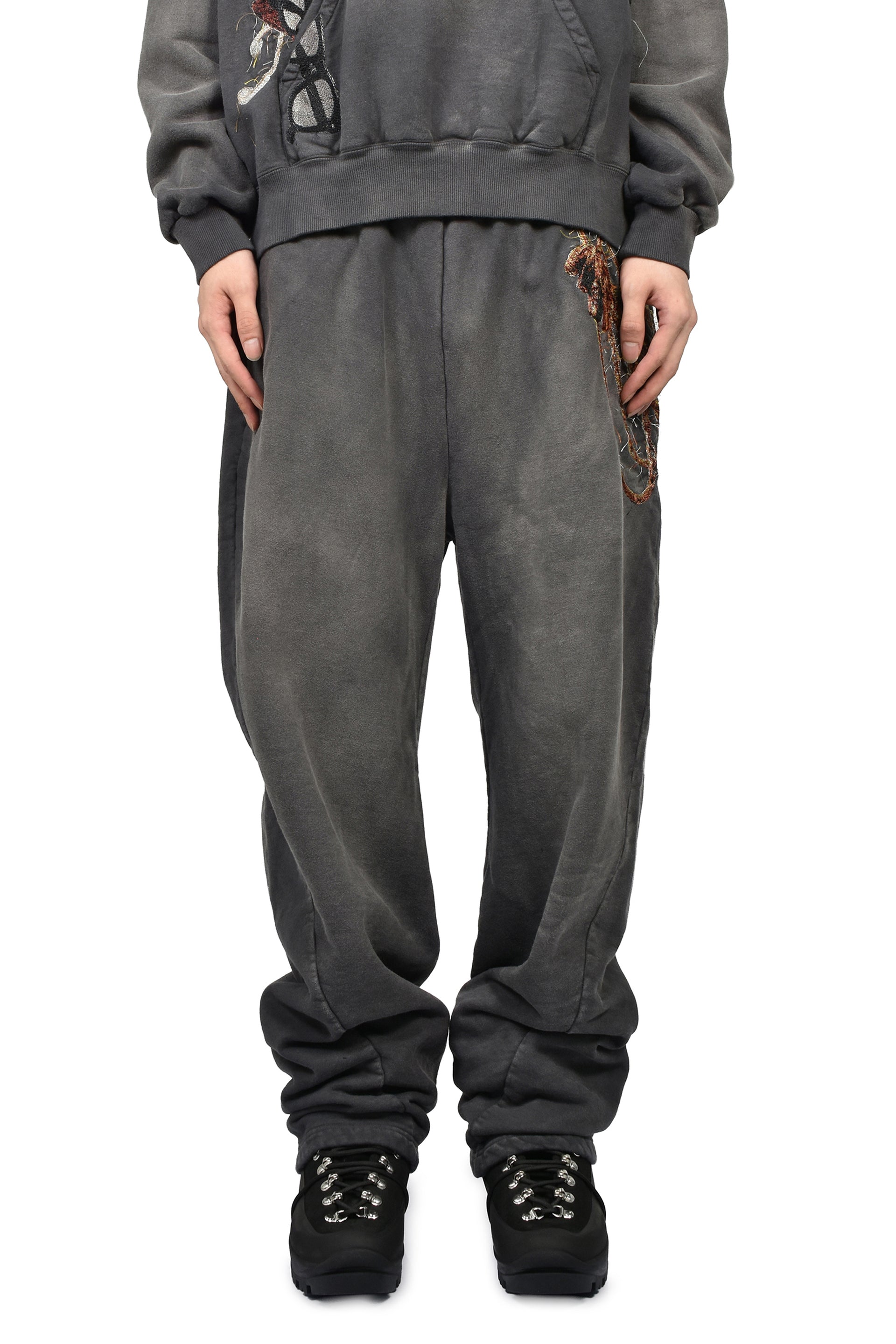 TROMPE L’OEIL EMBROIDERY SWEATPANTS / BLK