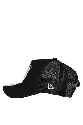 NEWERA 9FORTY AUTHENTIC LOGO TRUCKER CAP / BLK/WHT