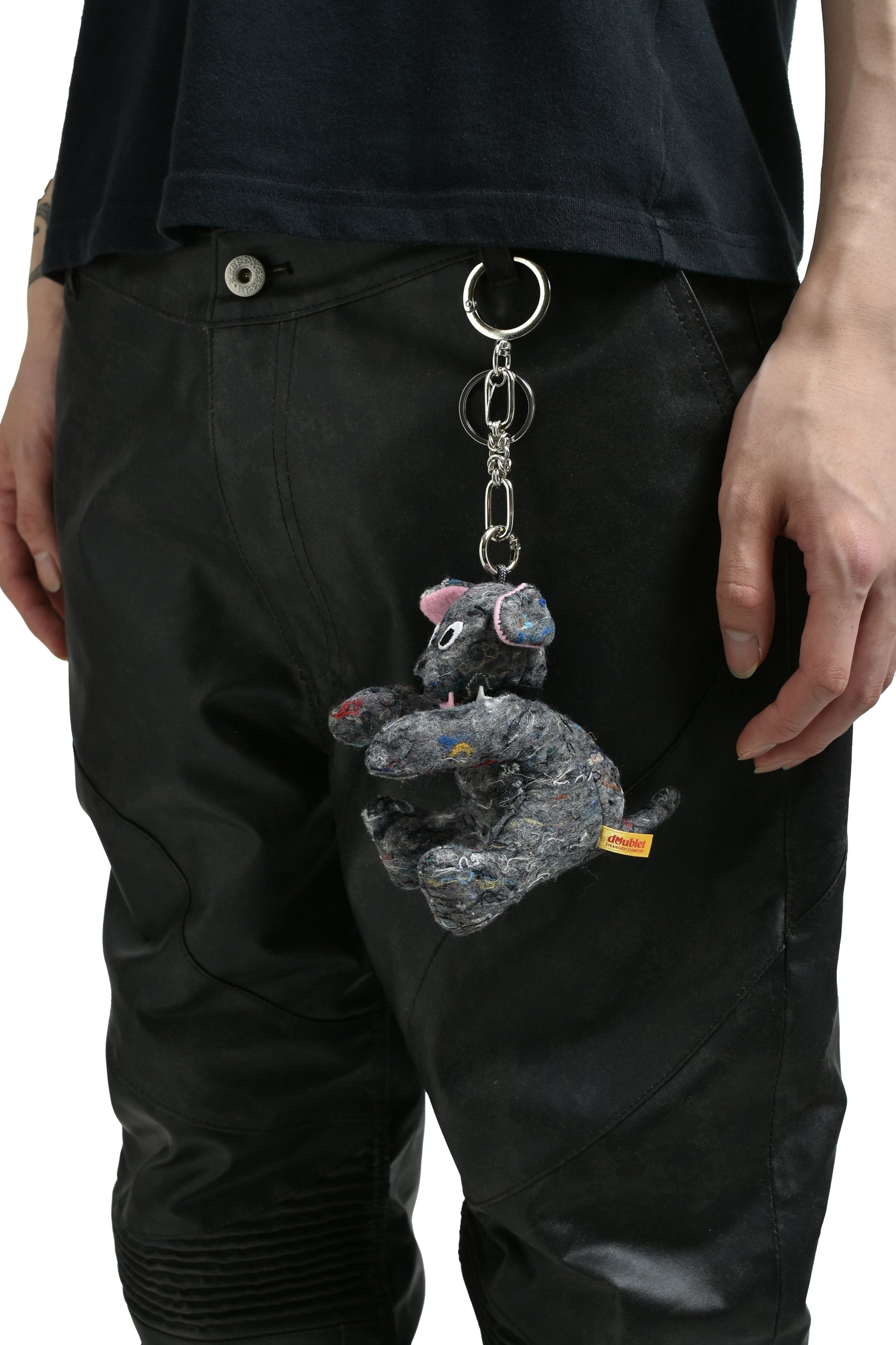 KEY CHARM WITH DOG DOLL / BLK