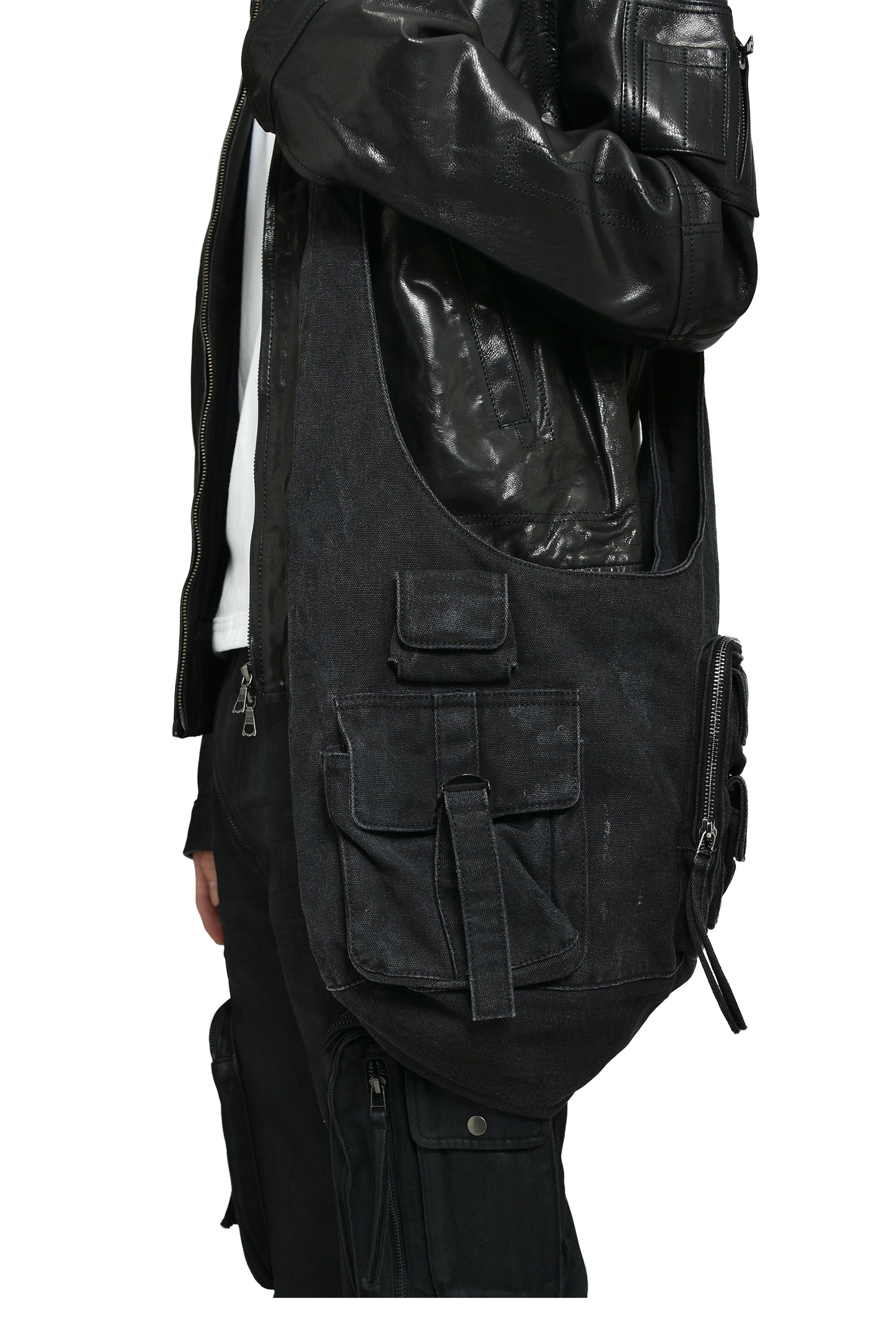 CARGO SHOULDER BAG / FADED BLACK