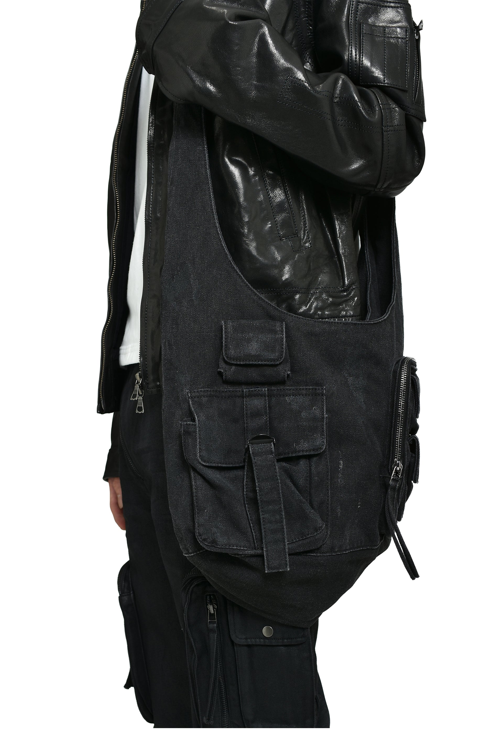 CARGO SHOULDER BAG / FADED BLACK