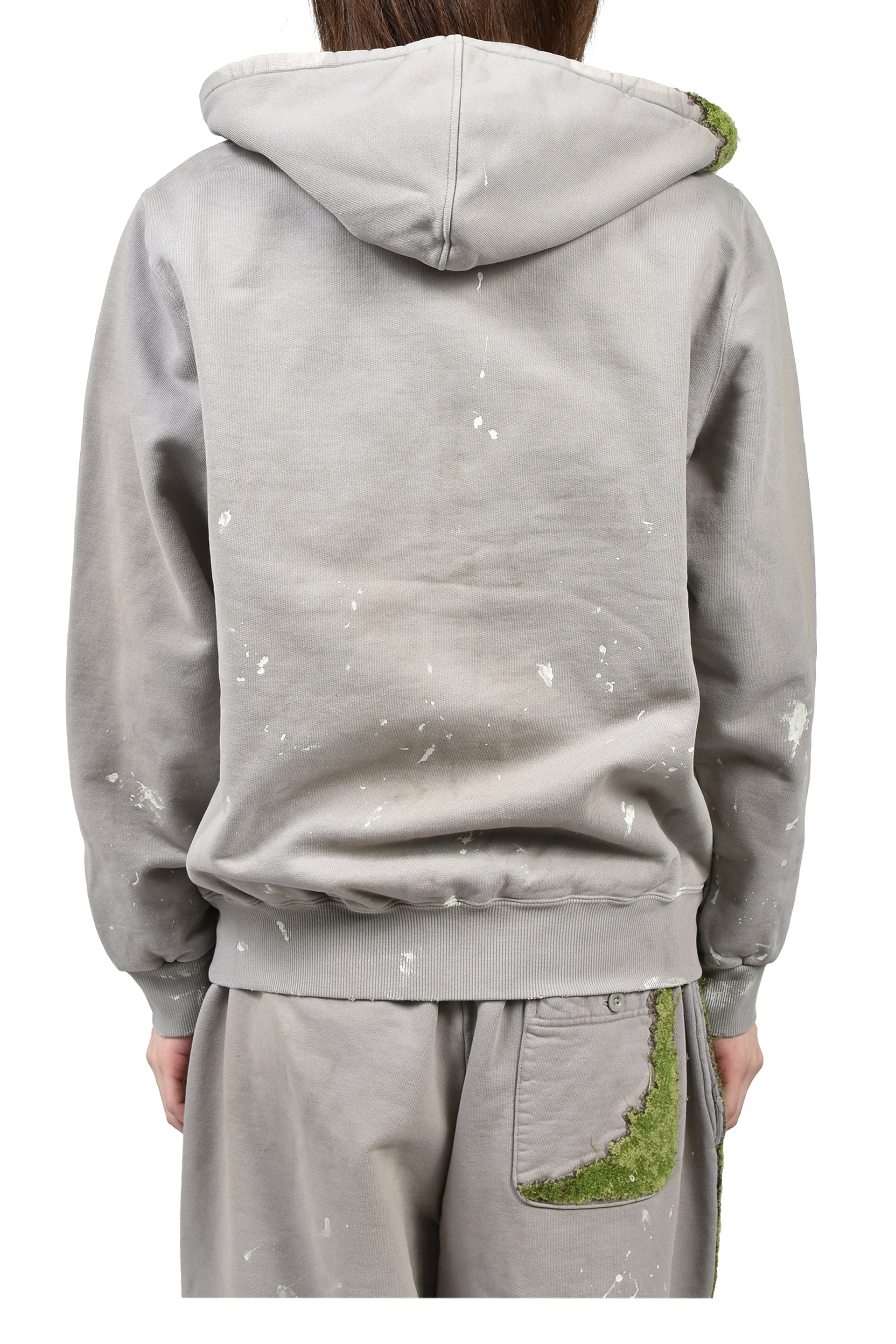 MOSS-GROWN EMBROIDERY HOODIE / GRY
