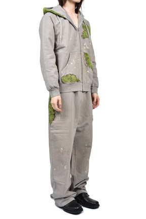 MOSS-GROWN EMBROIDERY HOODIE / GRY