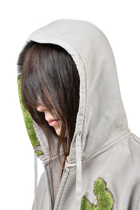 MOSS-GROWN EMBROIDERY HOODIE / GRY