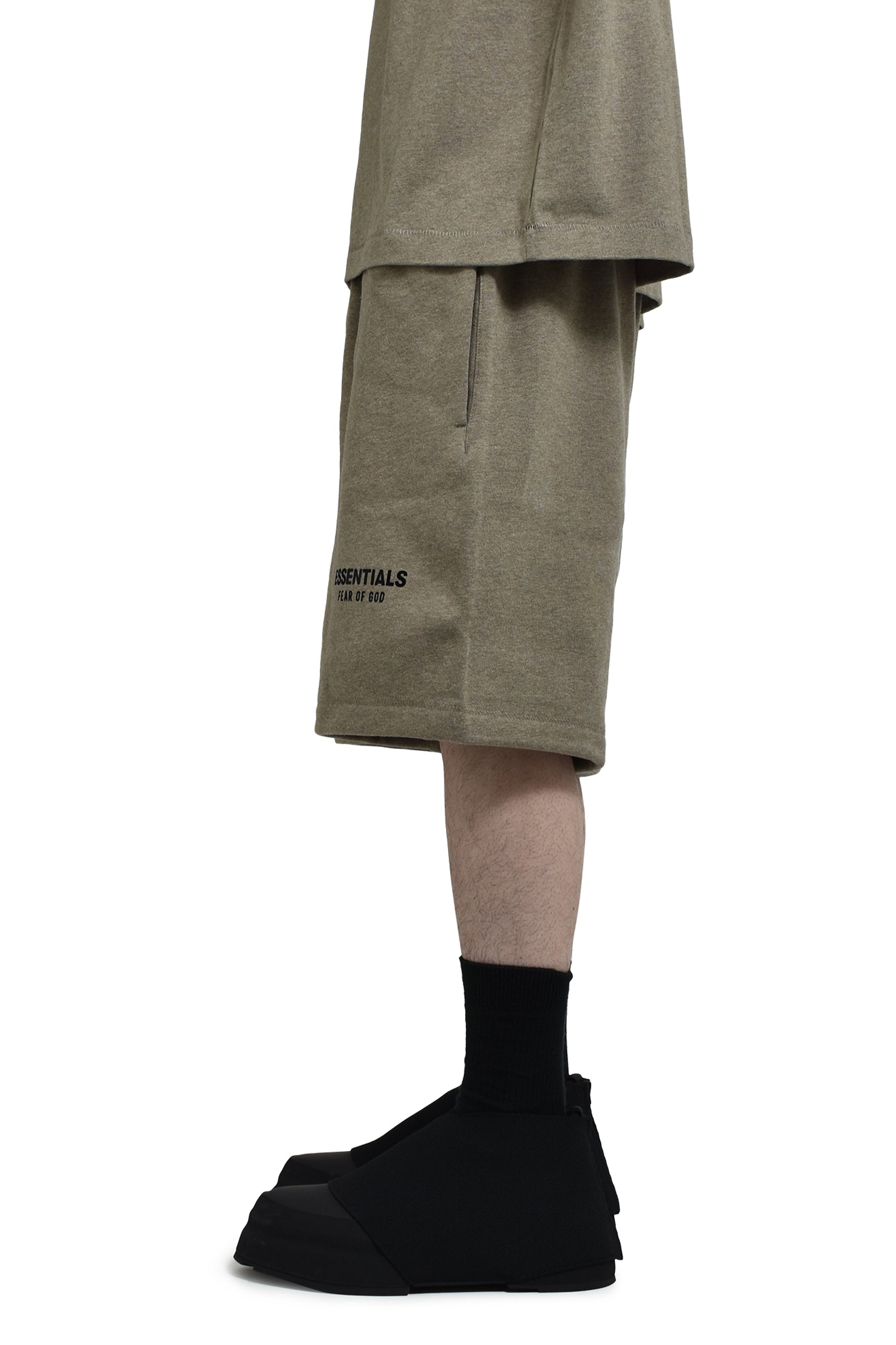 ESSENTIALS SOCCER FLEECE SHORTS / HOMESTEAD HEATHER