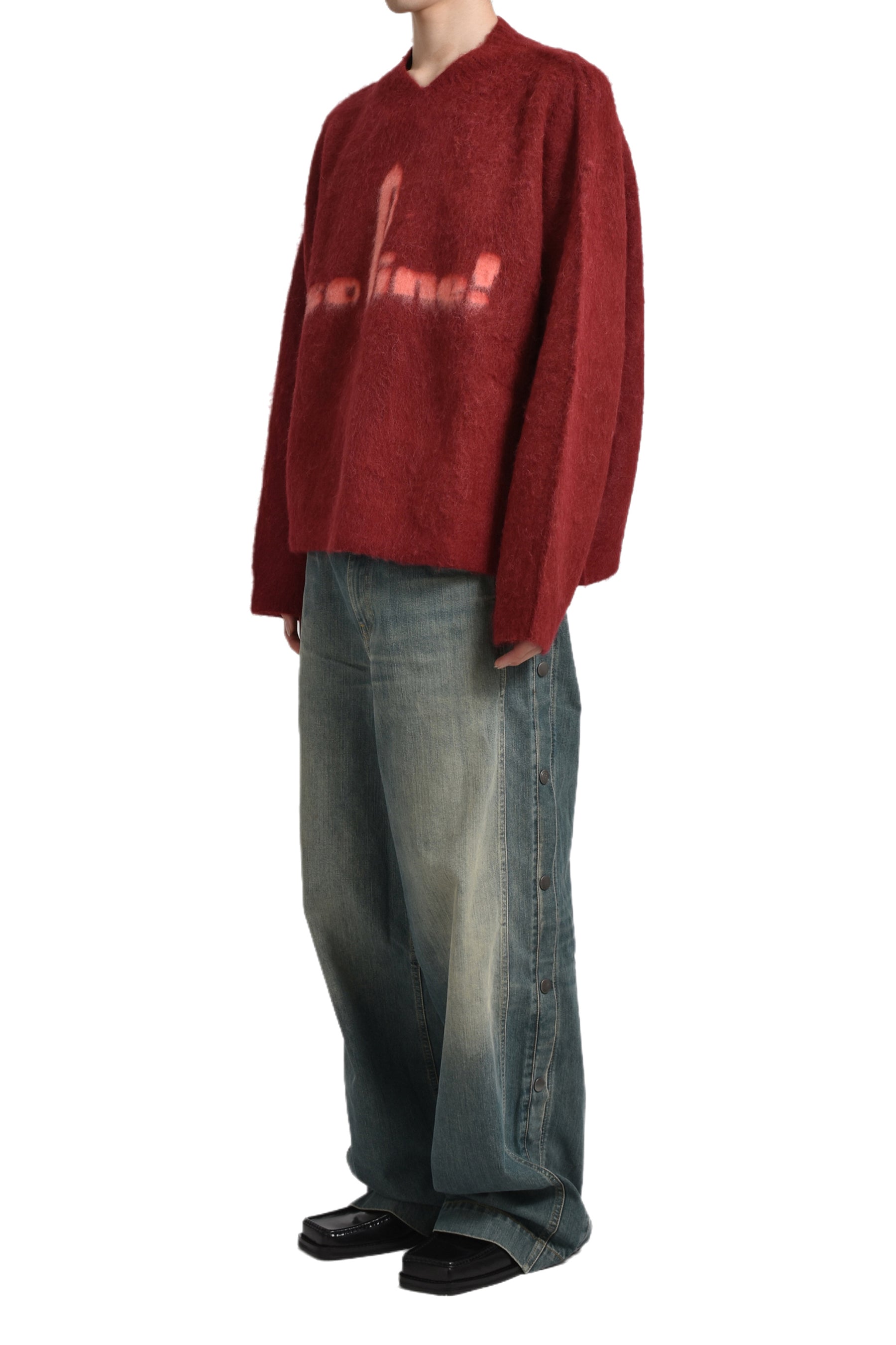 BRUSHED MOHAIR V-NECK JUMPER / RED BUR RED