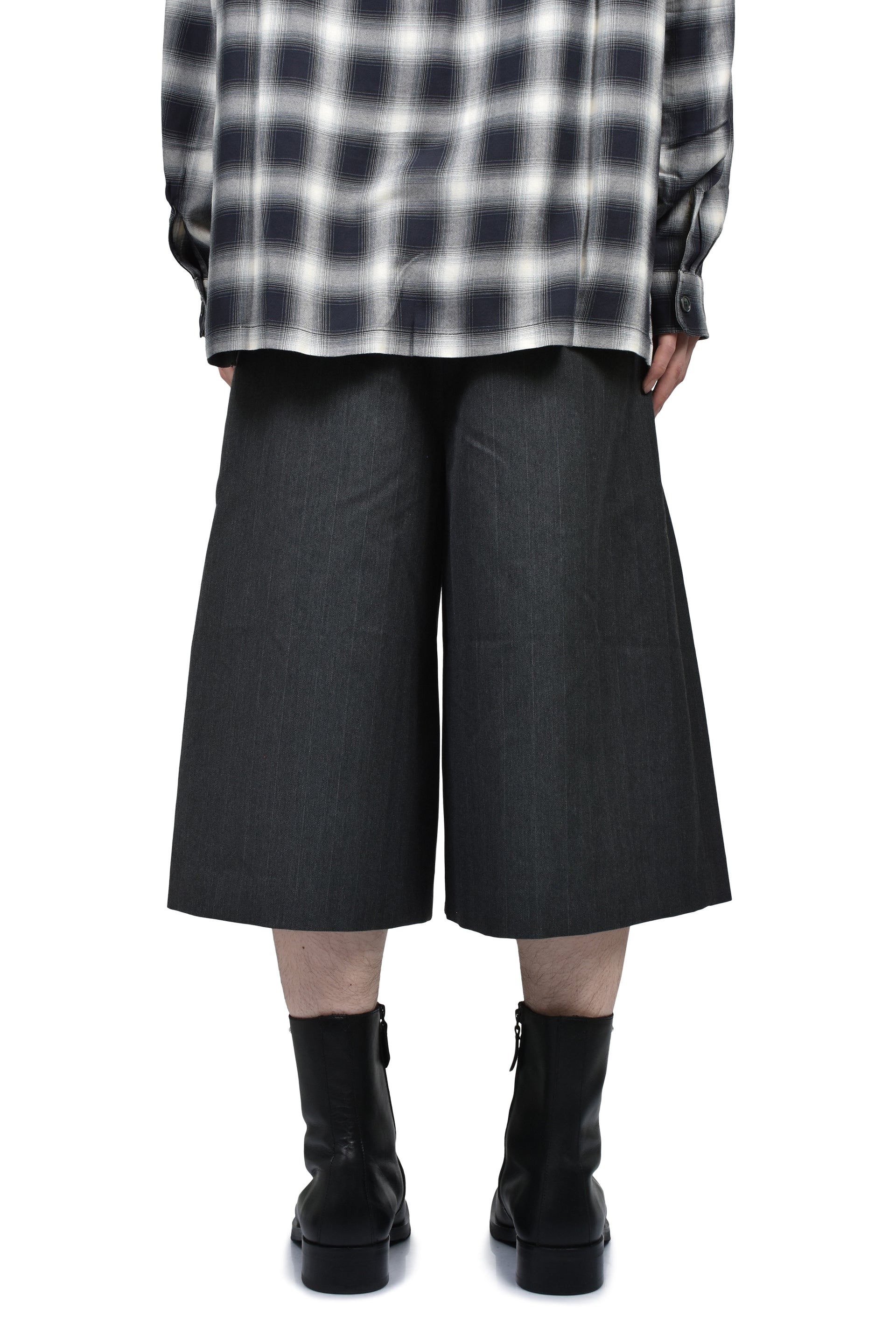 SPLIT SHORTS / GRY PINSTRIPE