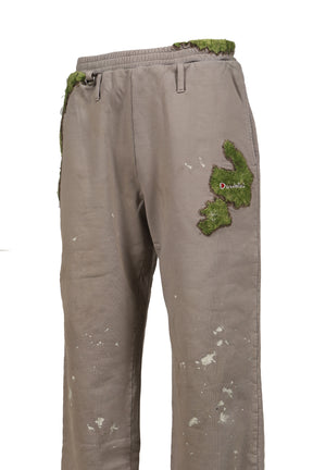 MOSS-GROWN EMBROIDERY SWEAT PANTS / GRY