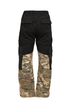 MIXED MATERIAL CARGO SWEAT PANT / CAMO HALF